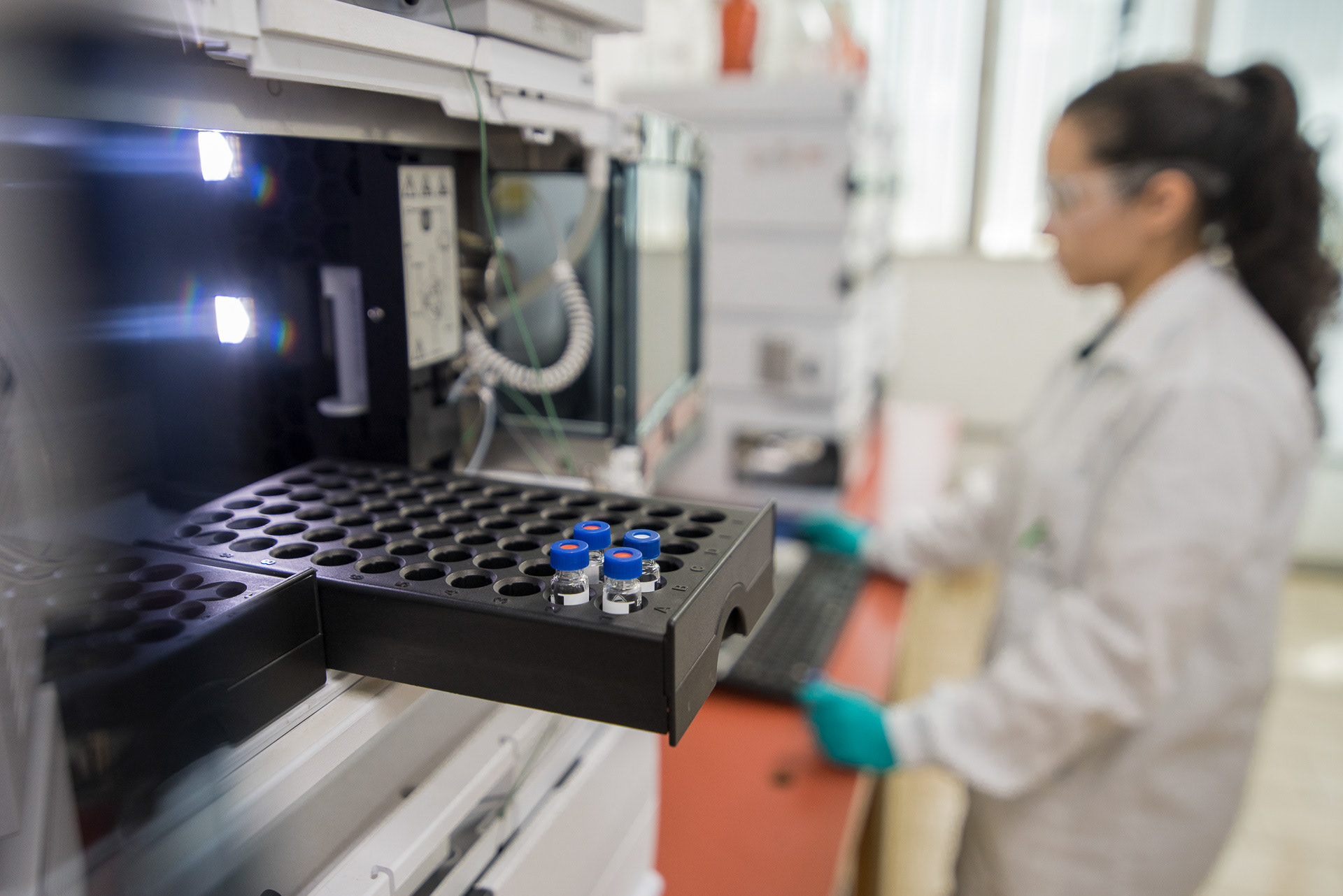 Scientific and laboratory photography for R&D and pharmaceutical companies. High-quality visual assets capturing precision in sterile environments and technology-driven industries