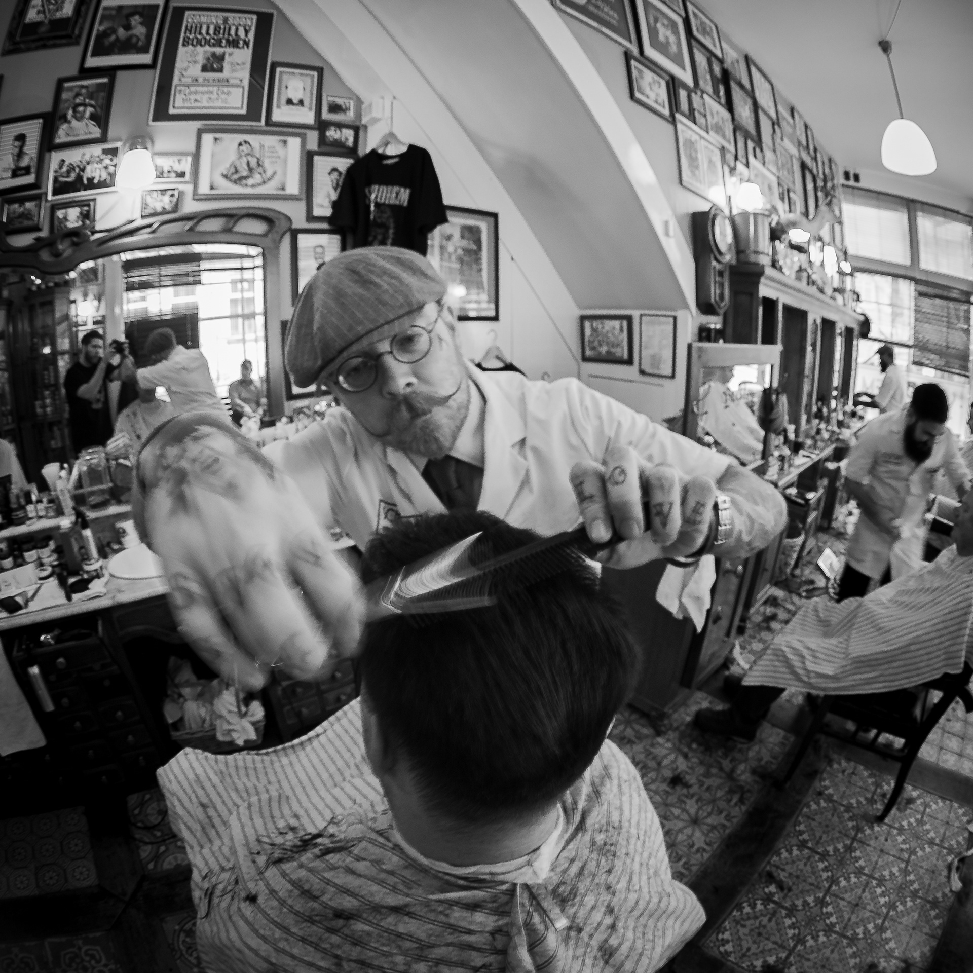 Bertus, Schorem, Haarsnijder & Barbier