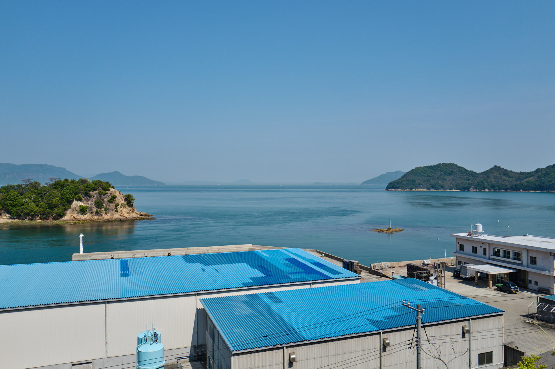 直島港本村防波堤灯台