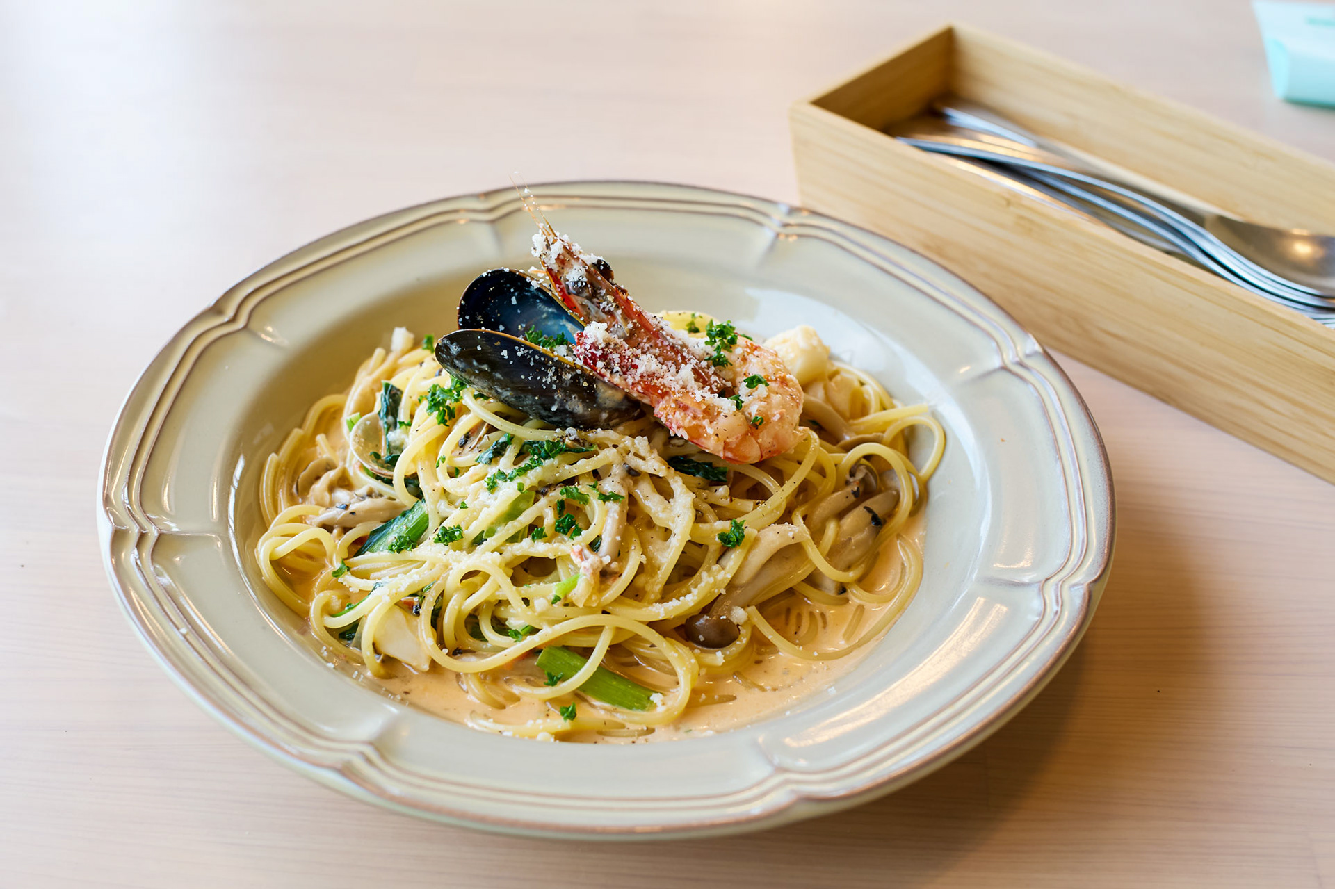 レストランC.L.GARDEN 旬野菜とパンチェッタのクリームパスタ