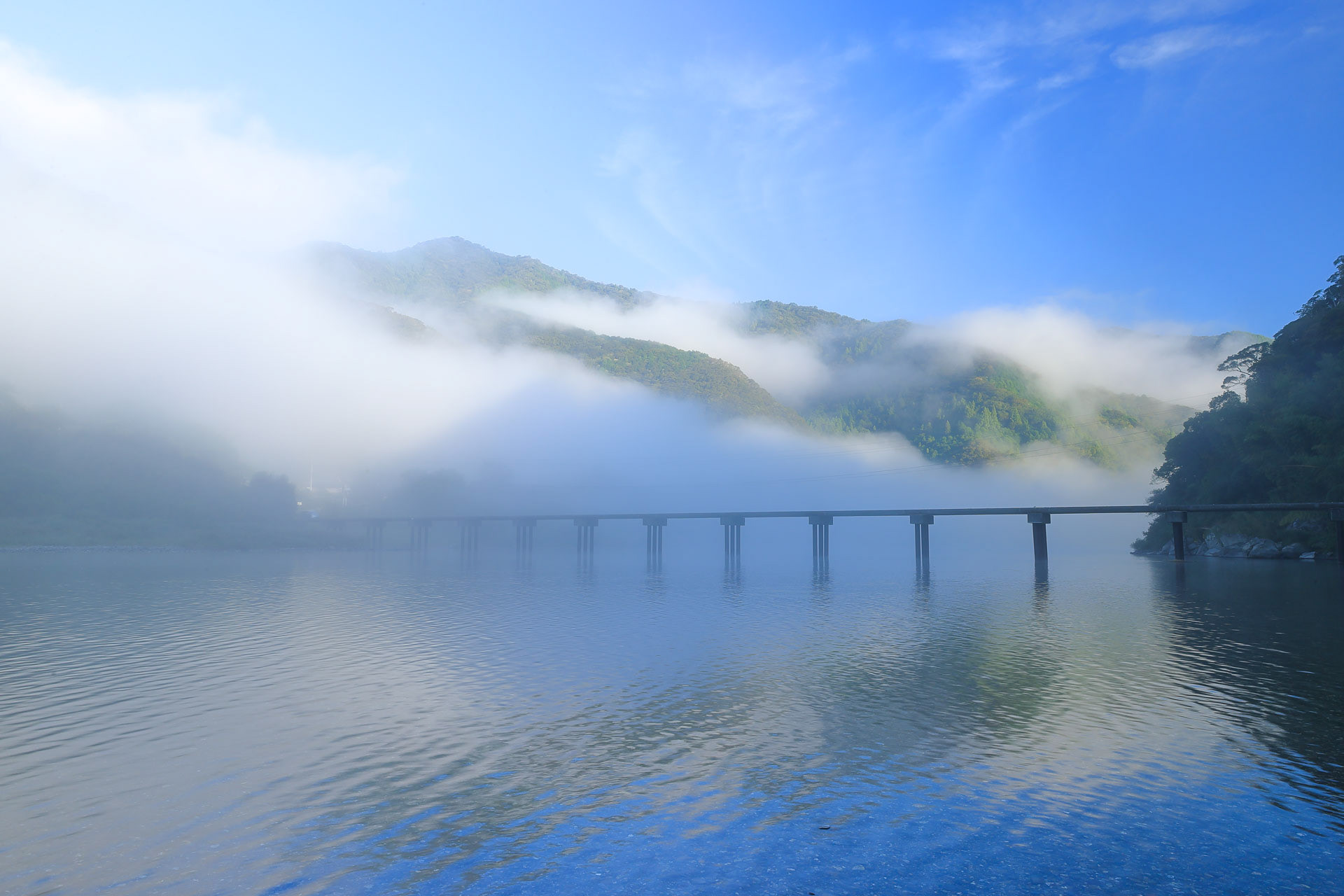 名越屋沈下橋