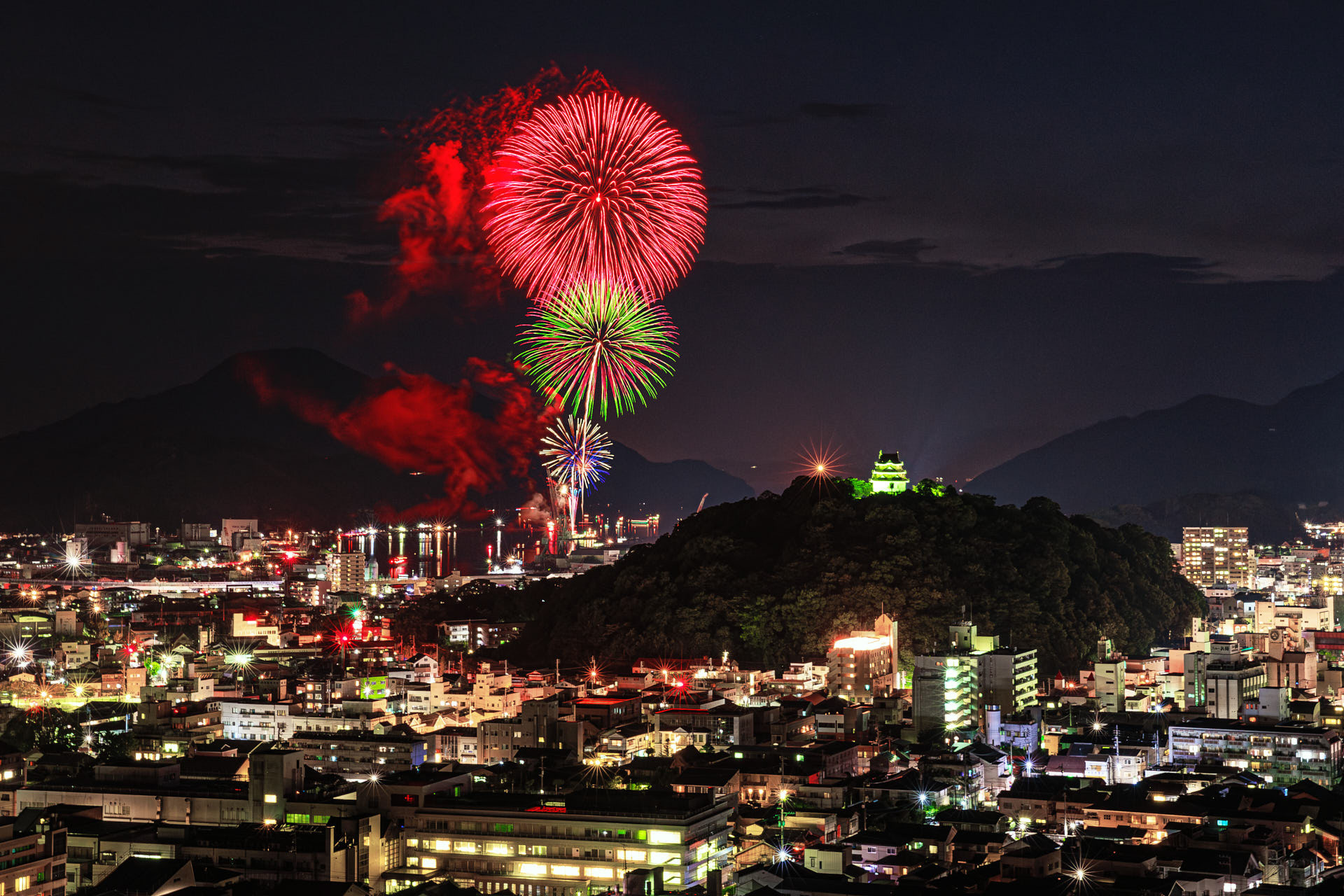 うわじま牛鬼まつり海上花火大会