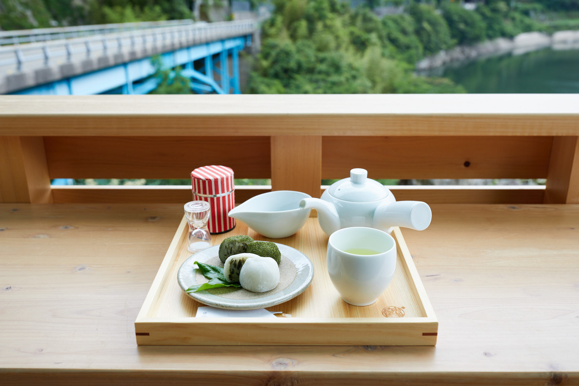 茶農家の店あすなろ 茶器で入れる沢渡茶