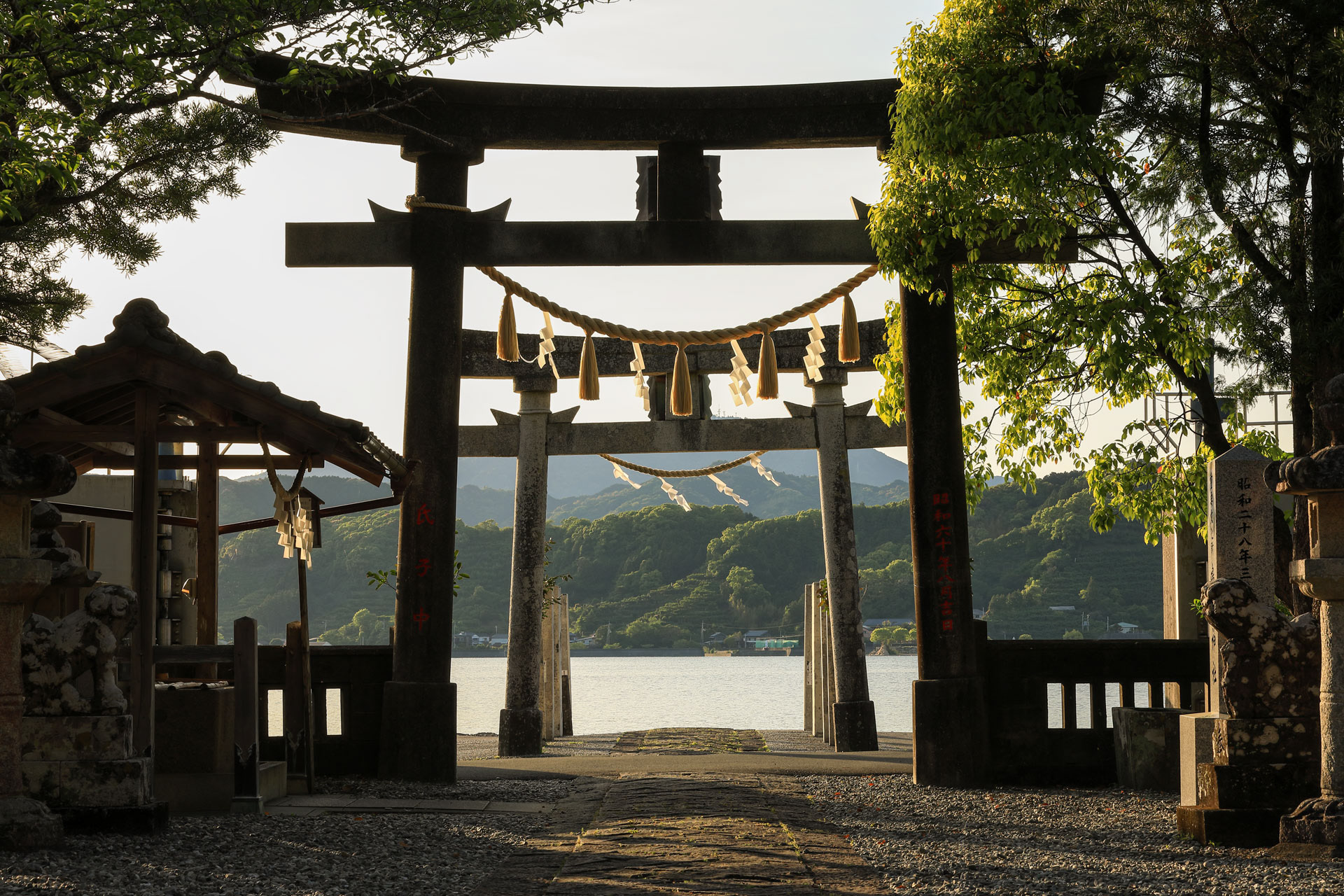 鳴無神社