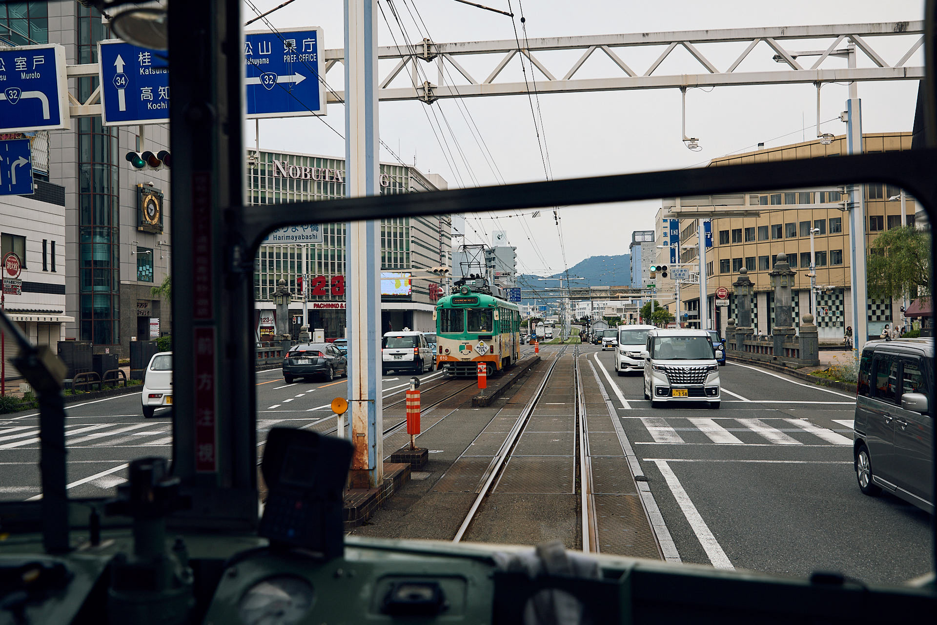 はりまや橋交差点