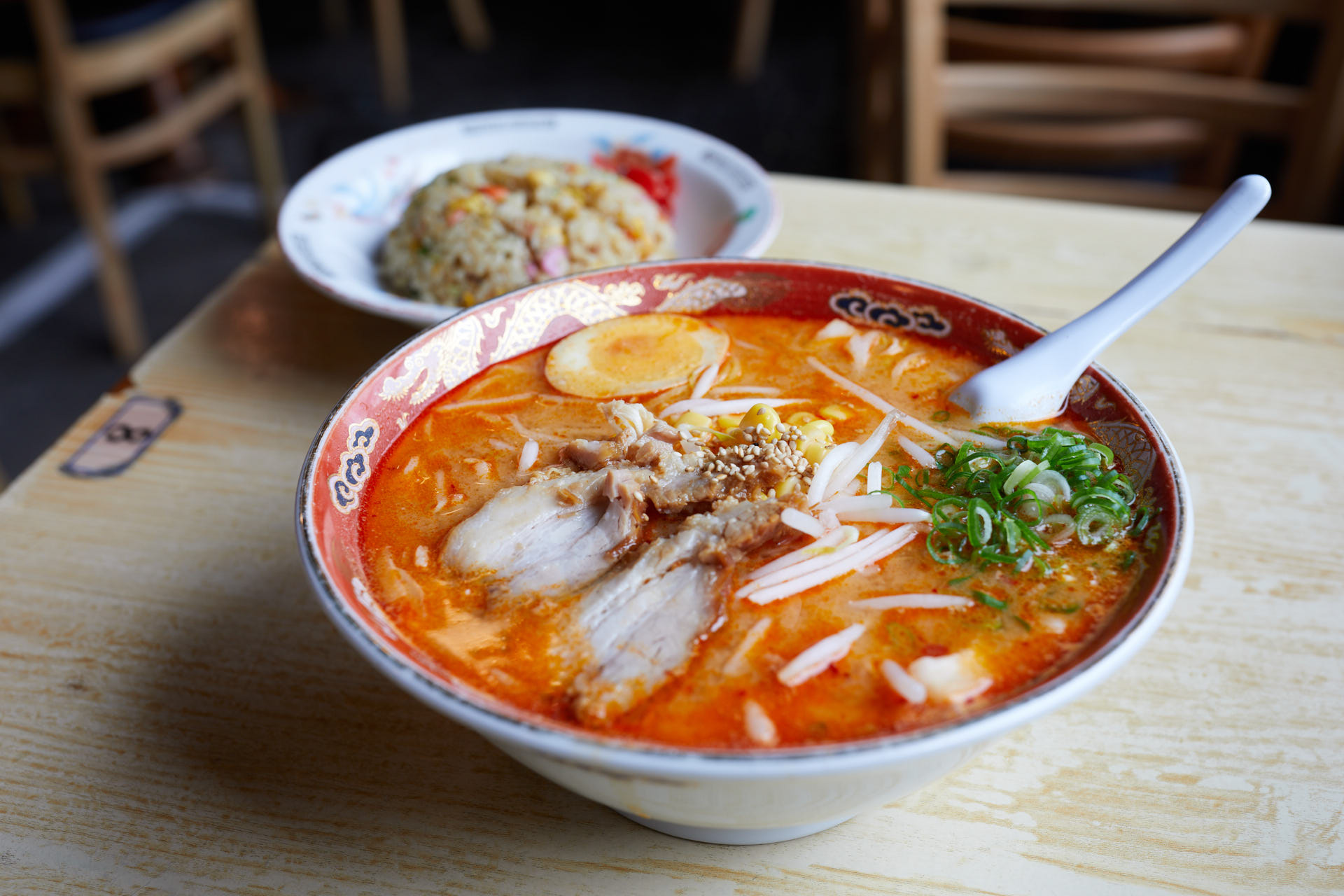 自由軒伊野出来地店 ピリカラみそャーハンセット