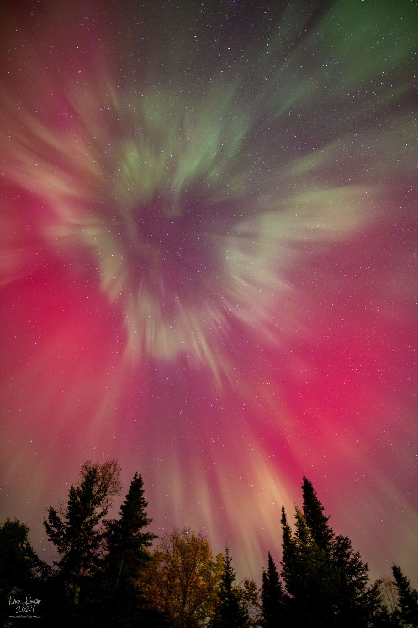 Red and green corona during G3 storm