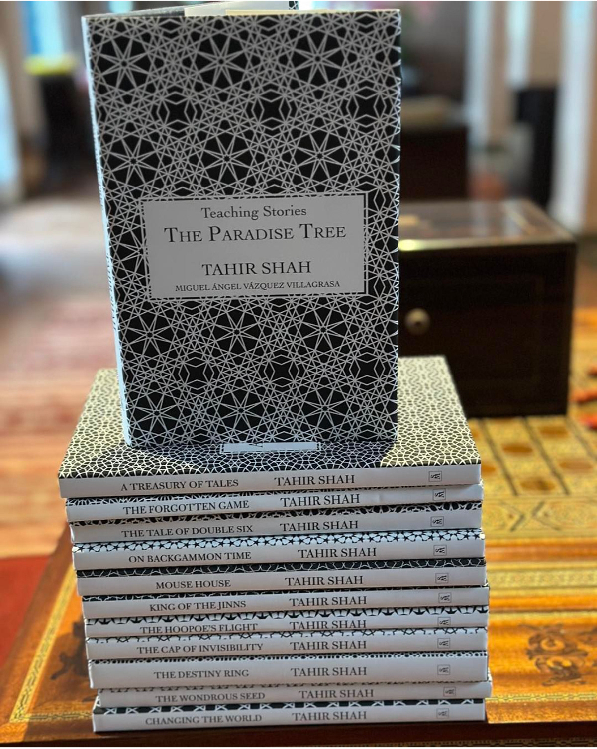 Anuncio del libro en las páginas de Tahir Shah