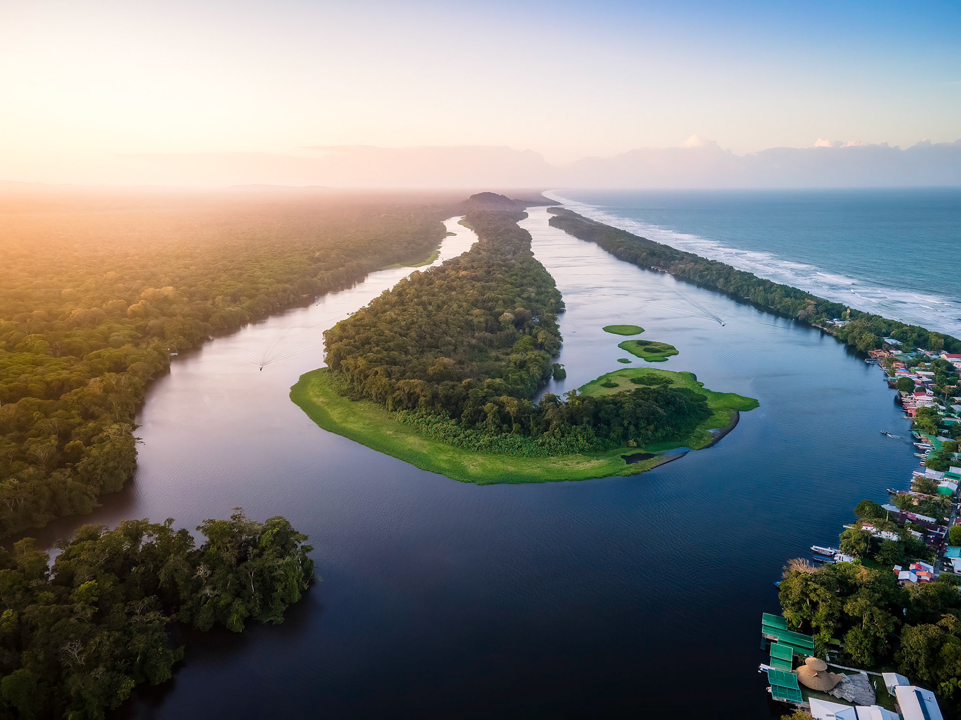 Tortuguero | © Kenneth Vargas