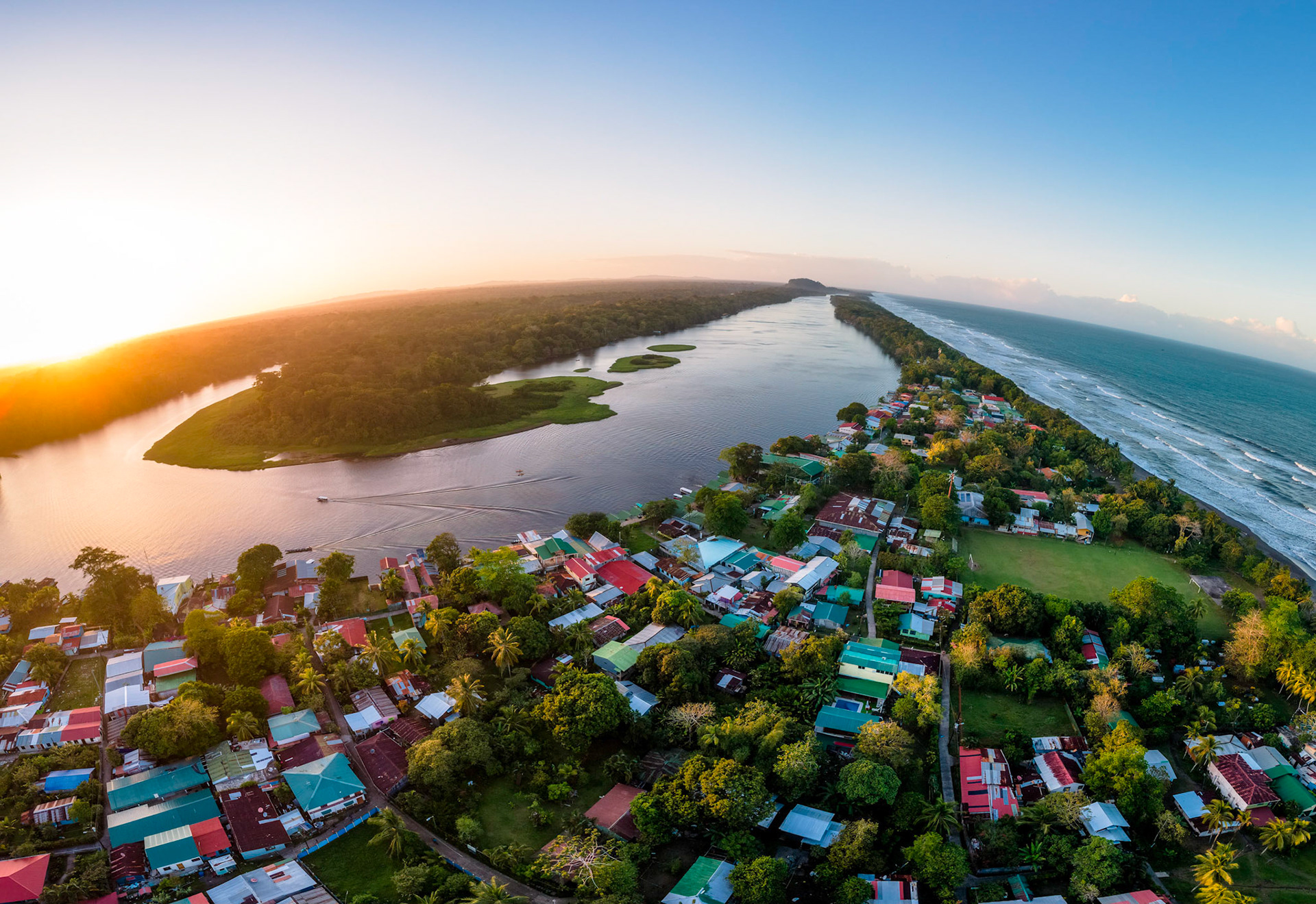 Tortuguero | © Kenneth Vargas