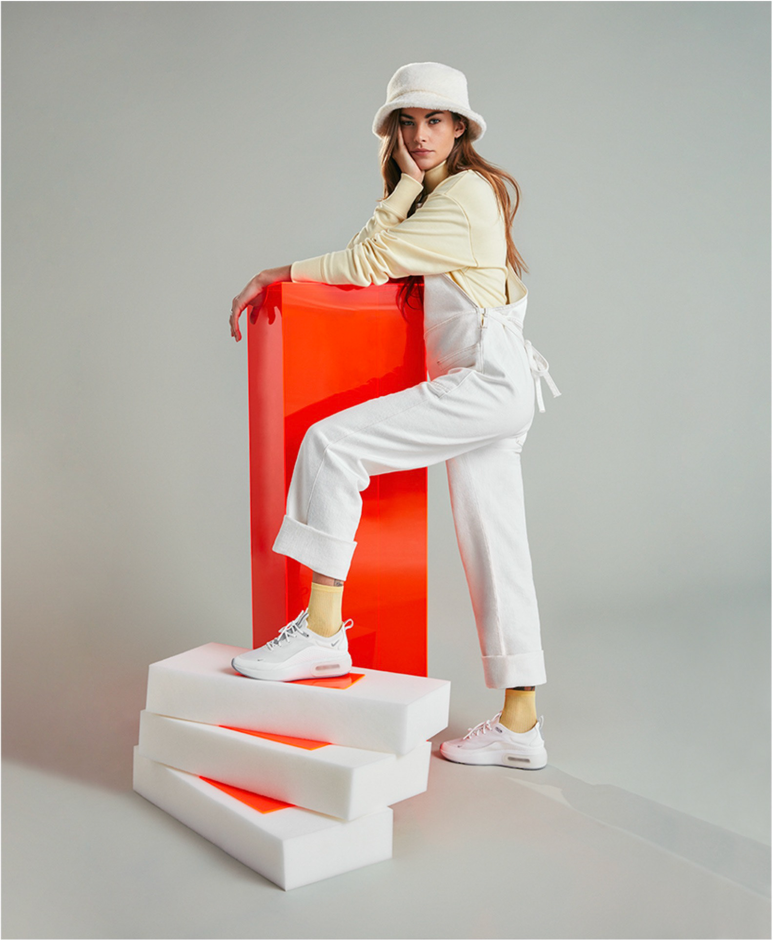 Assistante plateau, campagne Nike Air Max Dia par Charlotte Abramow /Cheffe Décoratrice, Lucie Beauvert