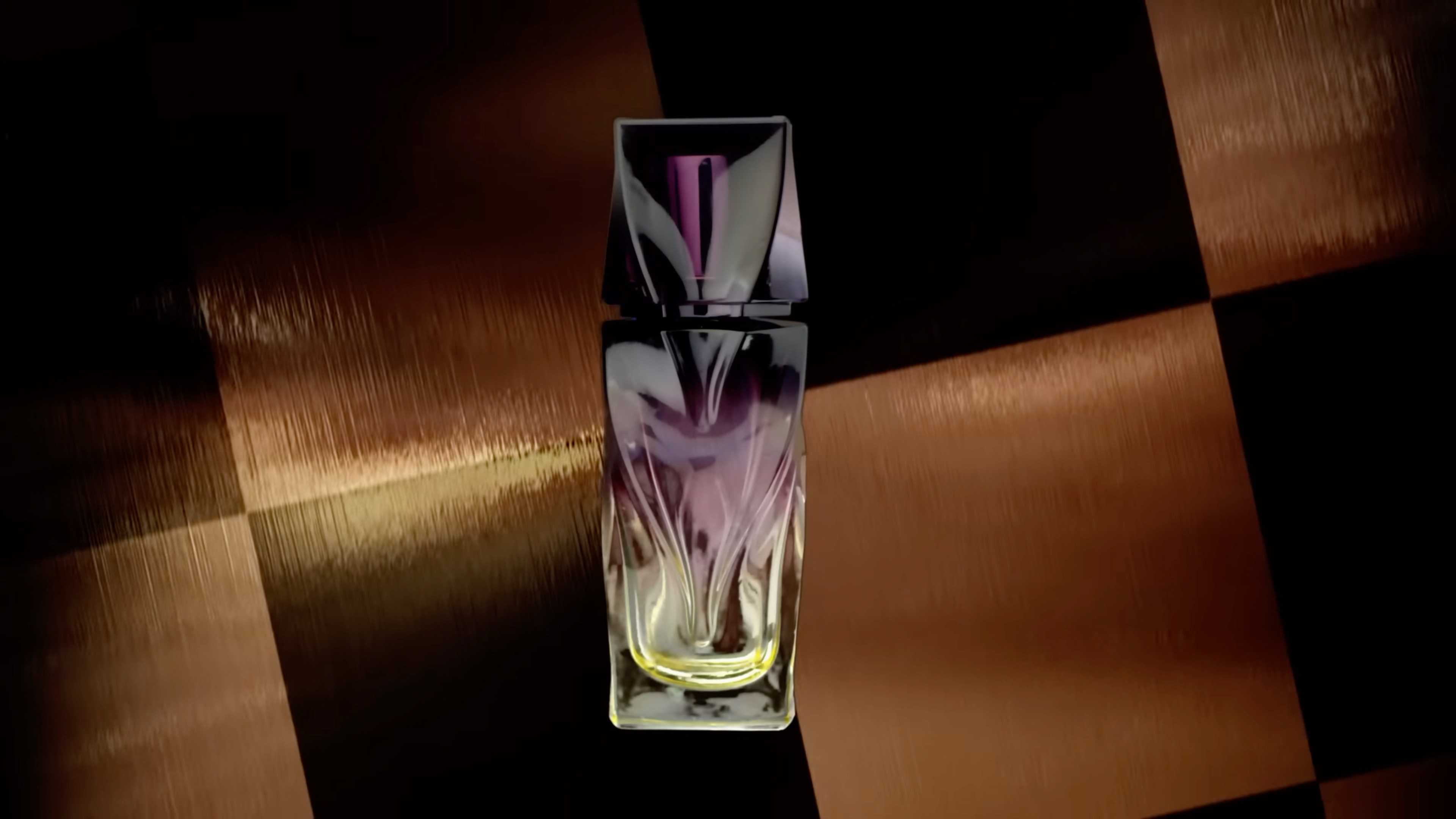 Assistante plateau, Christian Louboutin "Trouble in Heavene" de Benoît Mallory /Chef Décorateur, Jean Miel