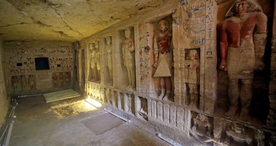 Clickear sobre la imagen para acceder al paseo virtual por la tumba de Qar en Giza, Egipto