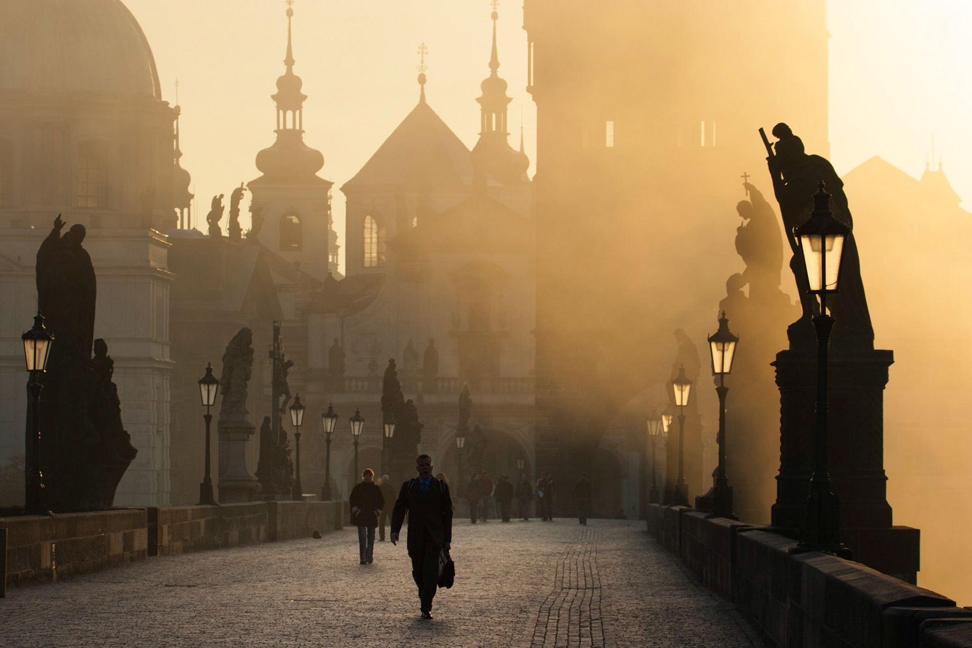 Morgenstimmung auf der Karlsbrücke in Prag