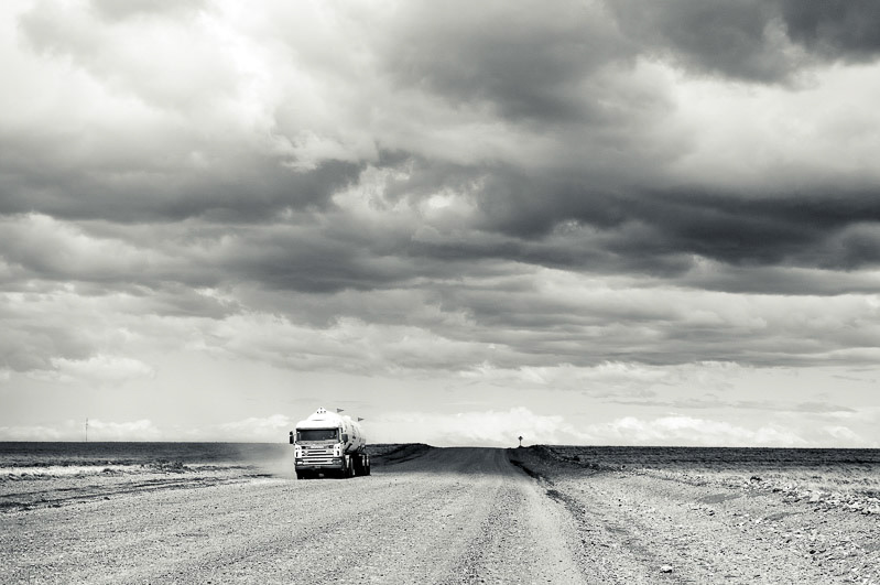 Trayendo las sombras, Ruta 1, Santa Cruz