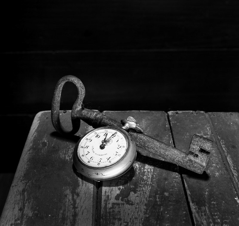 La llave y el tiempo (Gelatina de plata tonificada al selenio)