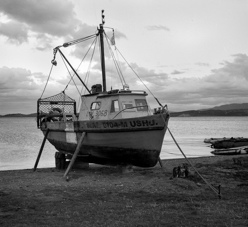 Puerto Almanza, Ushuaia (Gelatina de plata tonificada al selenio)