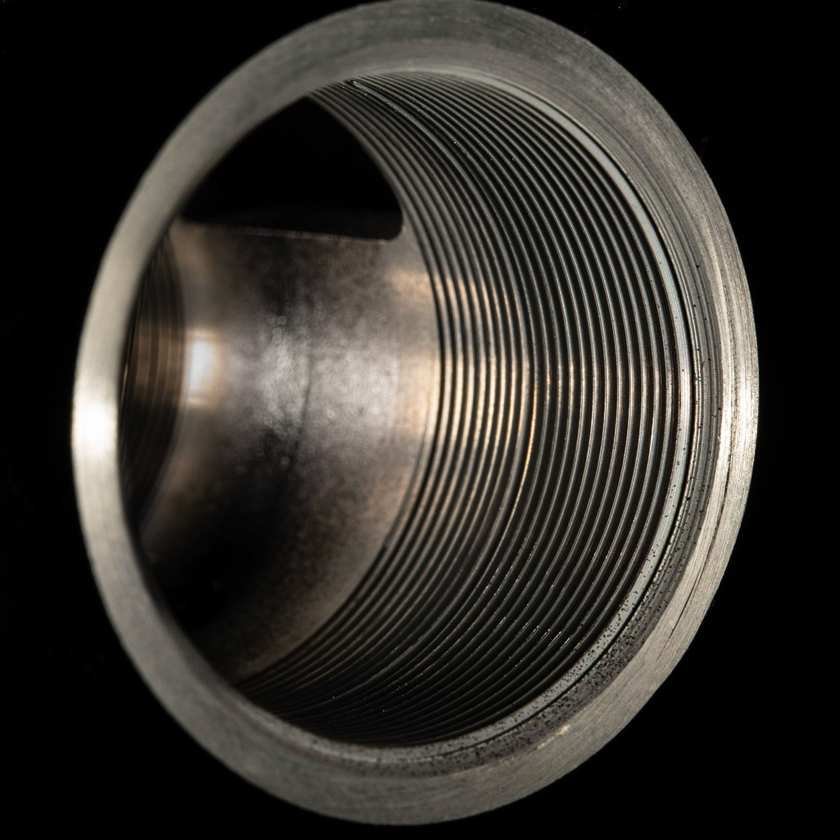 Bottom bracket frame thread