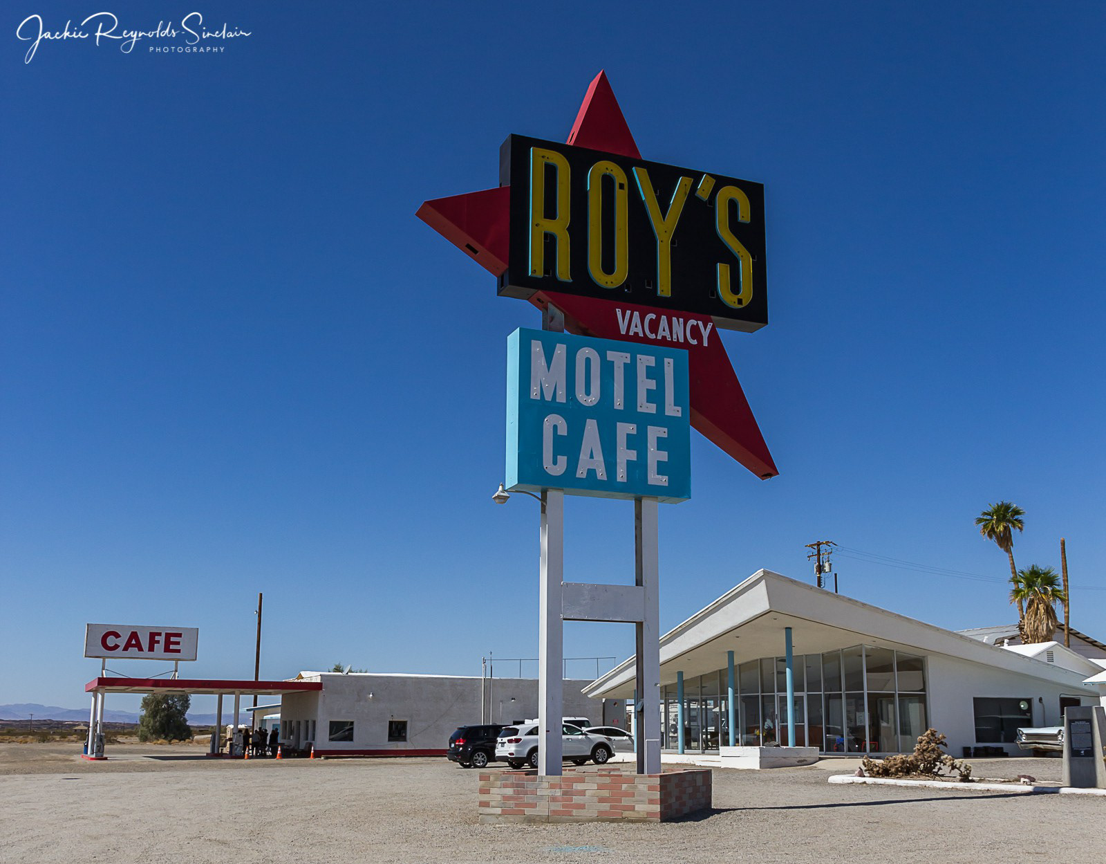 Roy's Motel & Cafe, Amboy, California