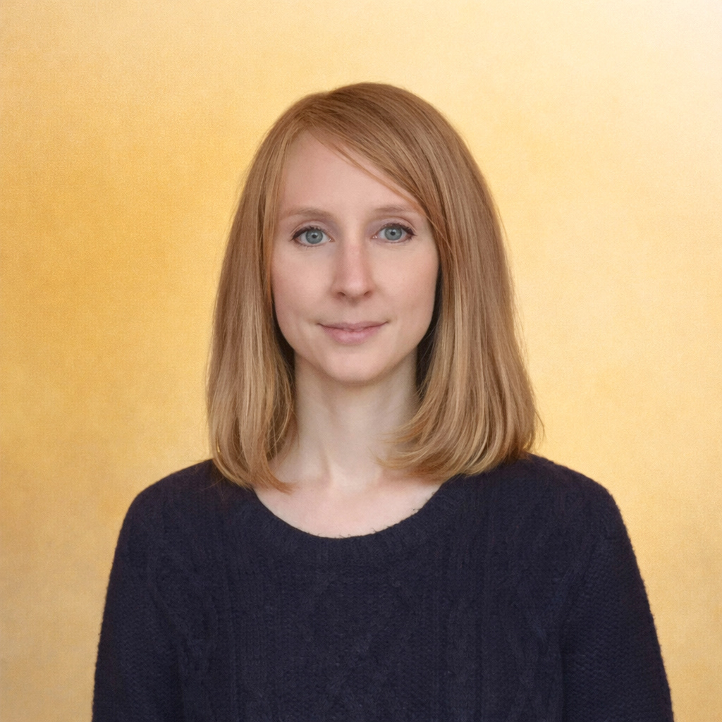 Freelance graphic designer specialising in joyful commercial print, apparel graphics, and pattern design for lifestyle and fashion brands. Available for freelance and project work. Viv Peak Design.