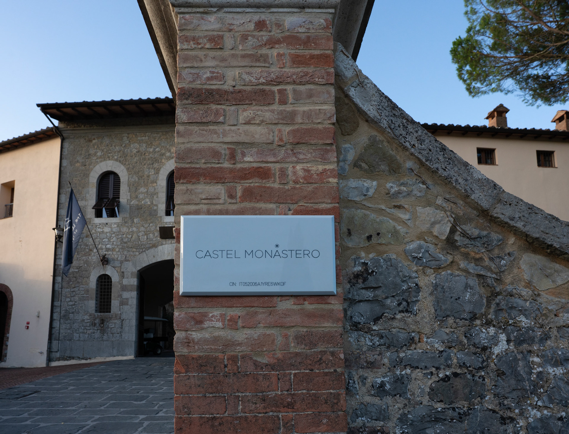 Castel Monastero