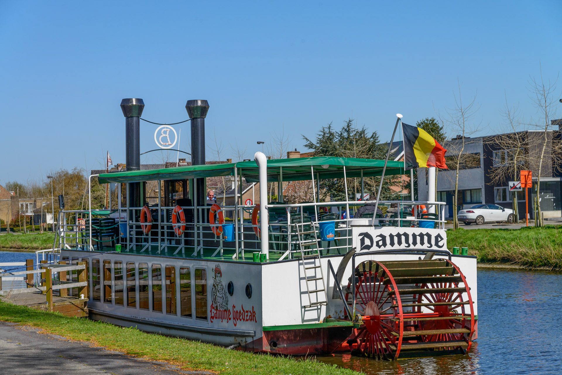 Paddle boat ride to Damme