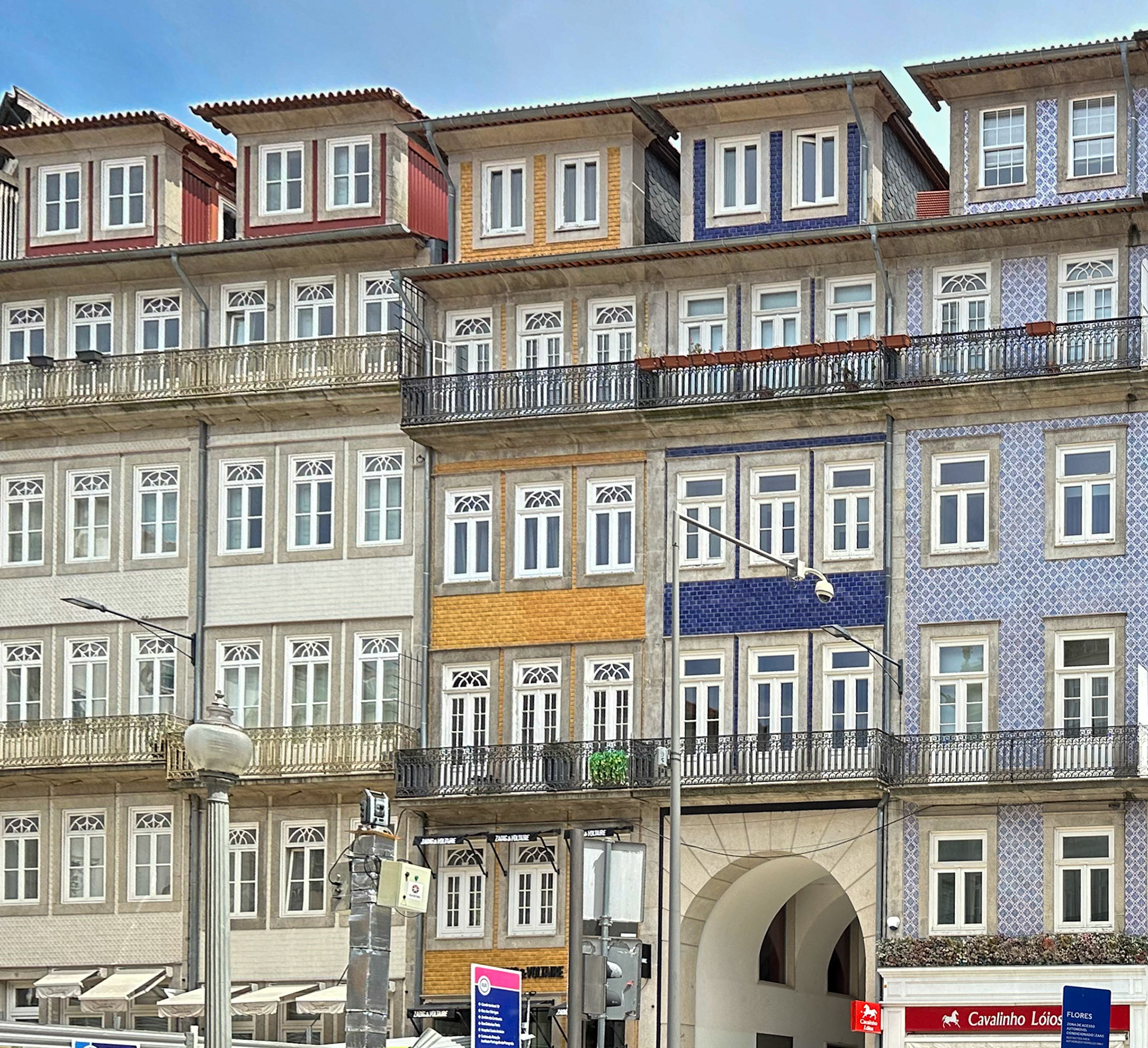 Tile facade, Porto