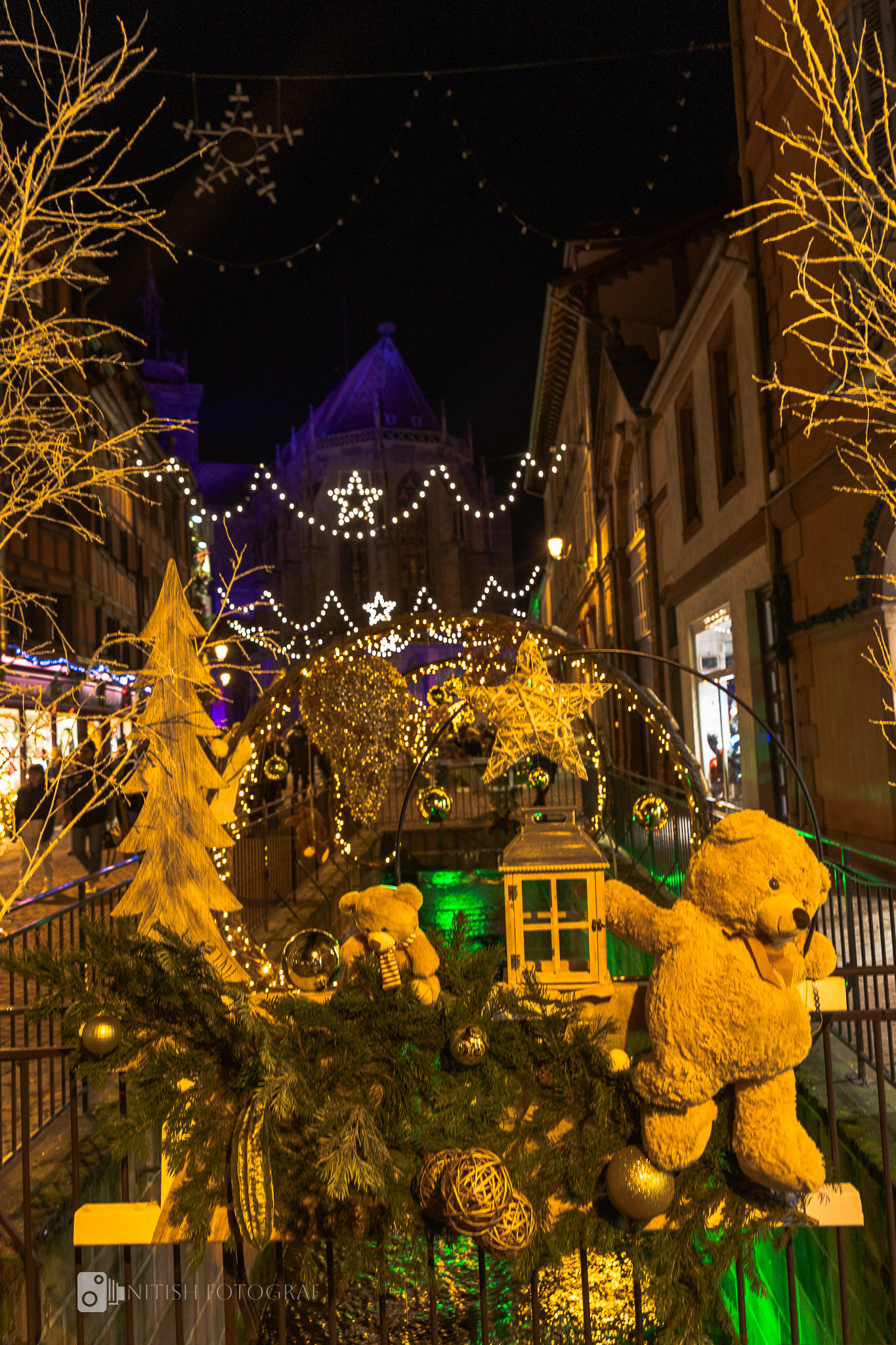 A magical moment at a Christmas market, where joy and wonder intertwine.