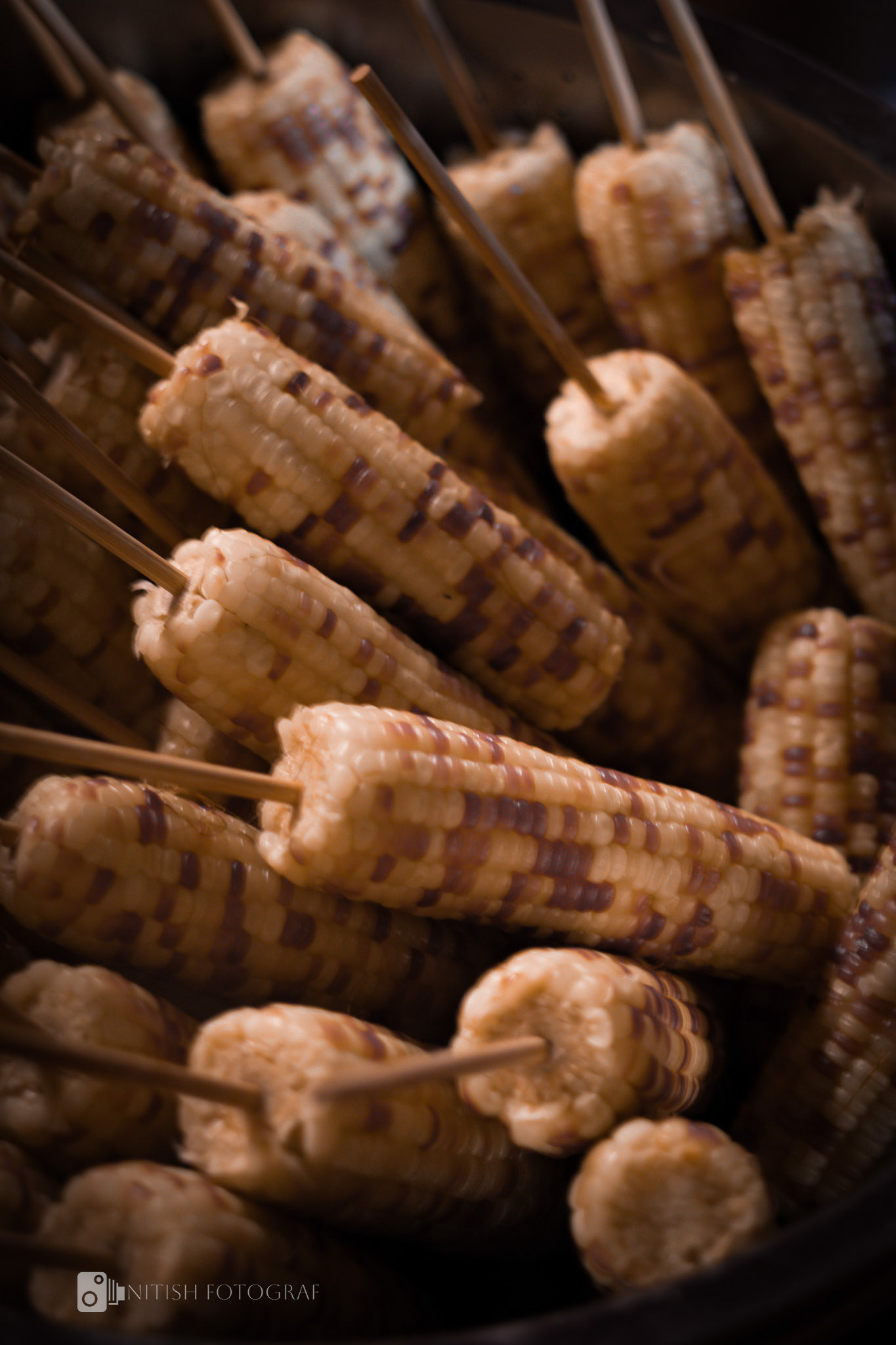 Simplicity on the streets – the warmth of roasted flavors in the open air