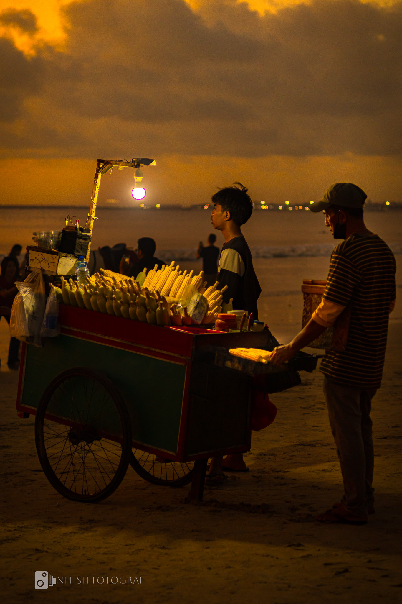The golden hour of street food – where flavors meet the warmth of twilight