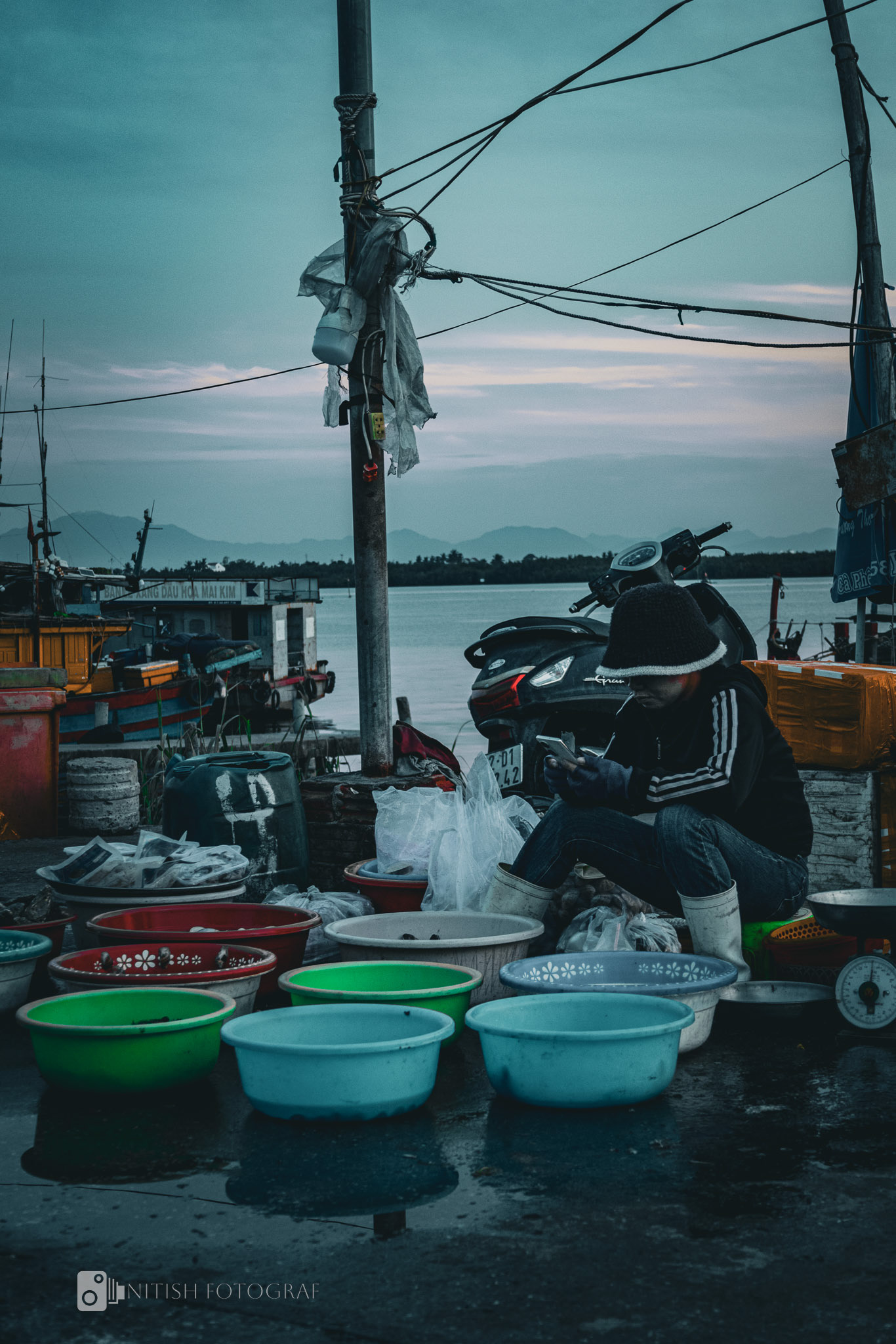 Life by the water – where the sea meets the hustle of the shore