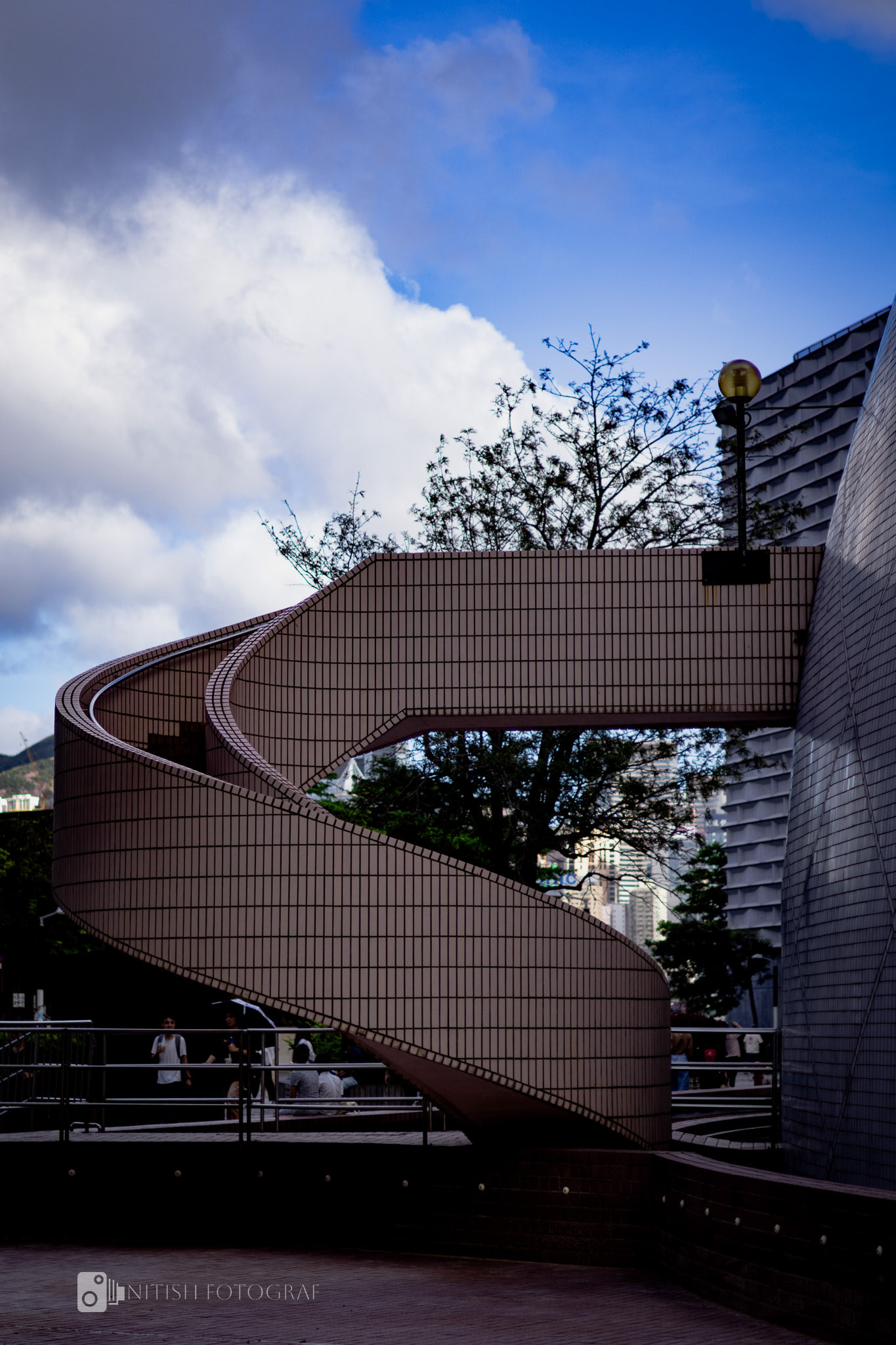 A modern twist – where curves meet the sky in harmony