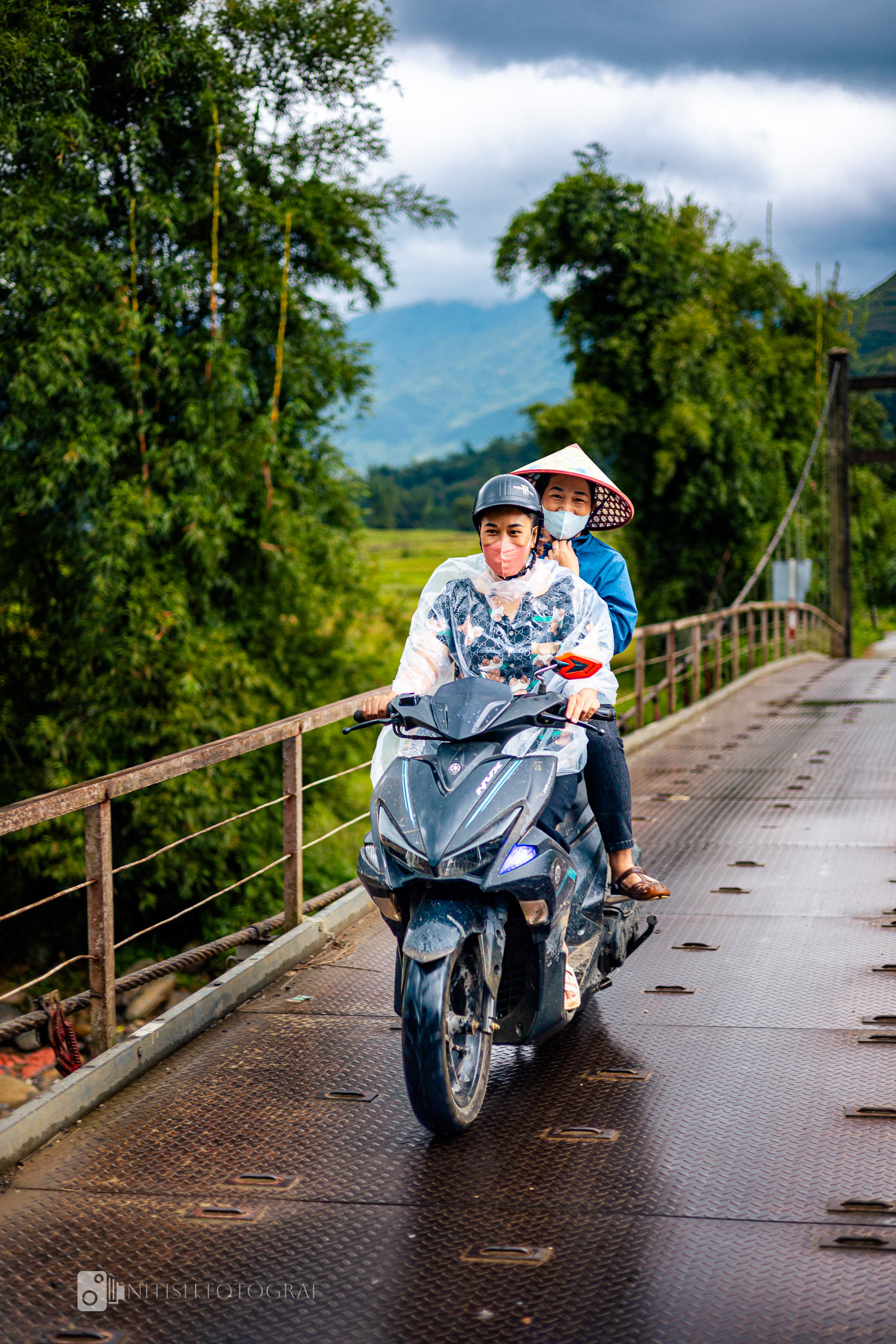 Together on the journey – a shared ride through the serene countryside