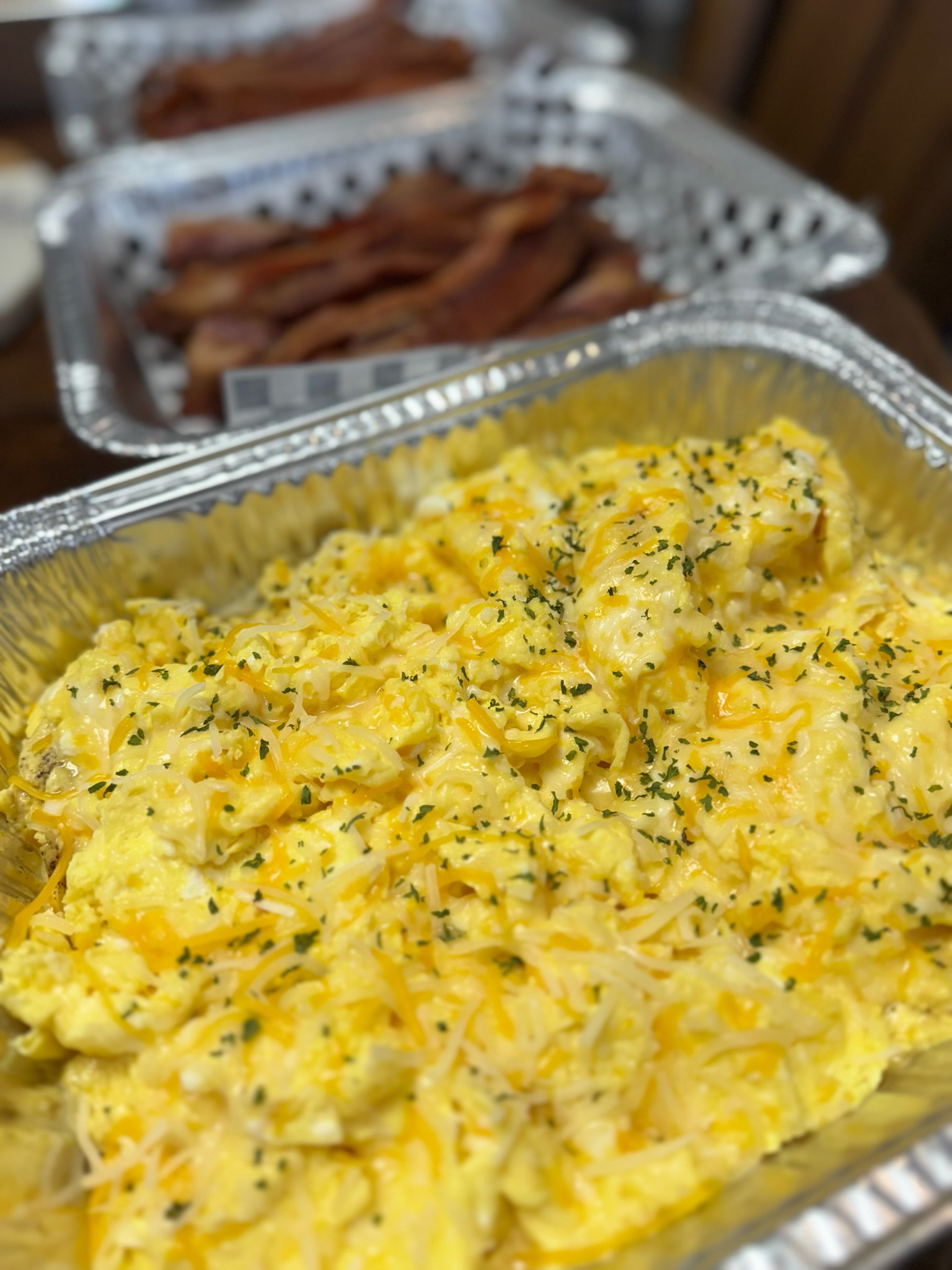 Cheesy Eggs & Bacon