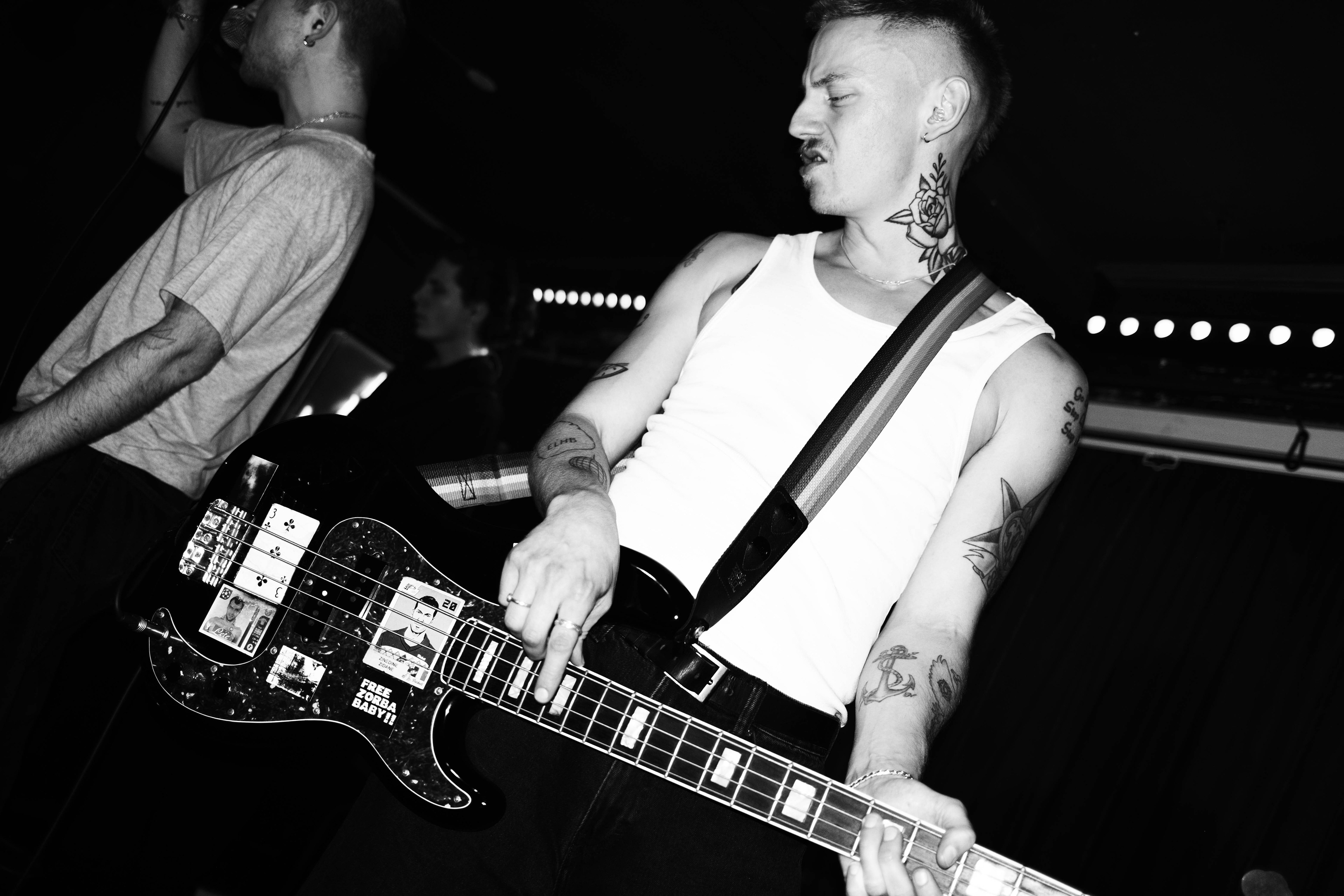 FREE ZORBA THE HOOLIGAN - PAPER DRESS VINTAGE LONDON