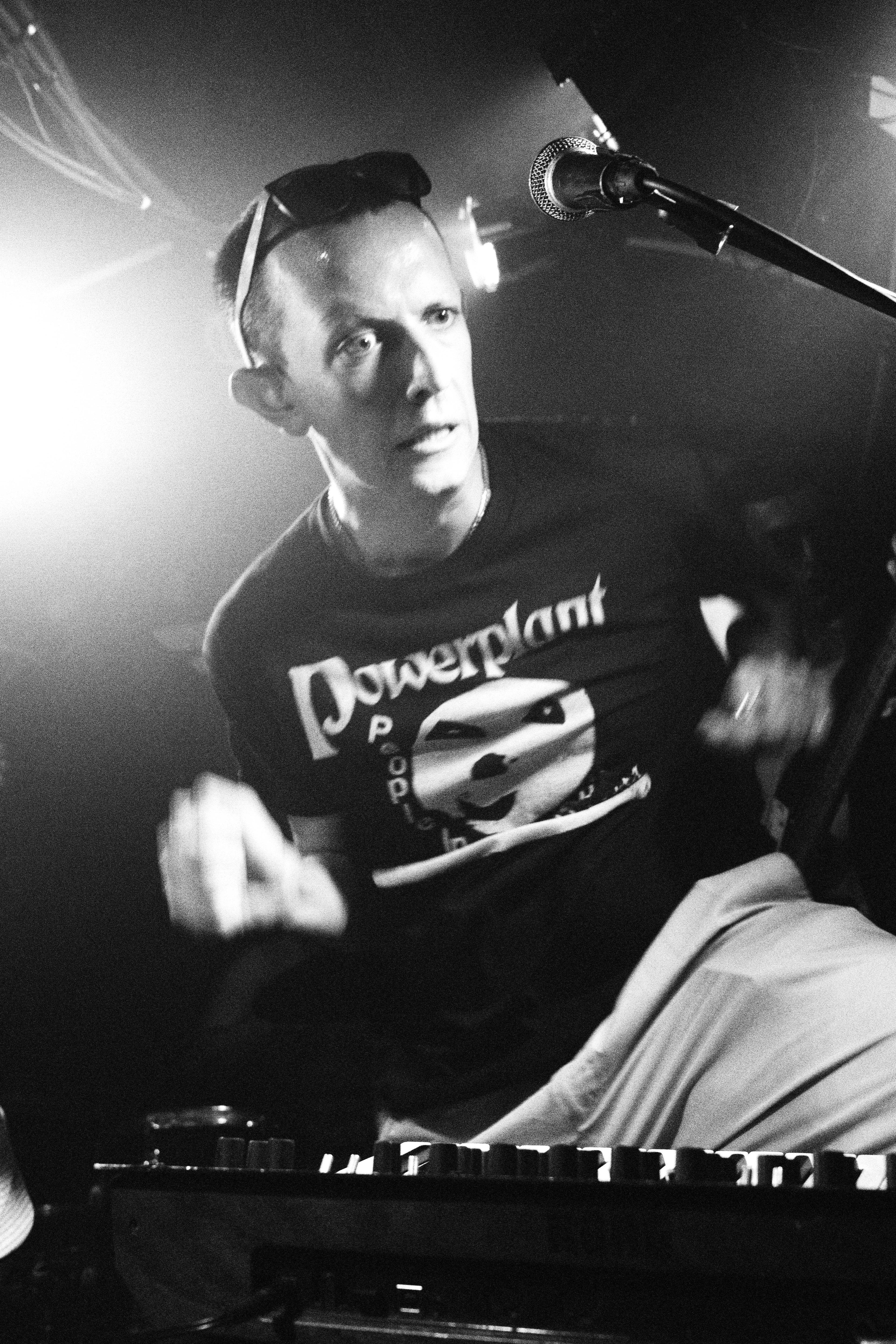 ORANGE PEEL - HOUSE ARREST - LA MECANIQUE ONDULATOIRE PARIS