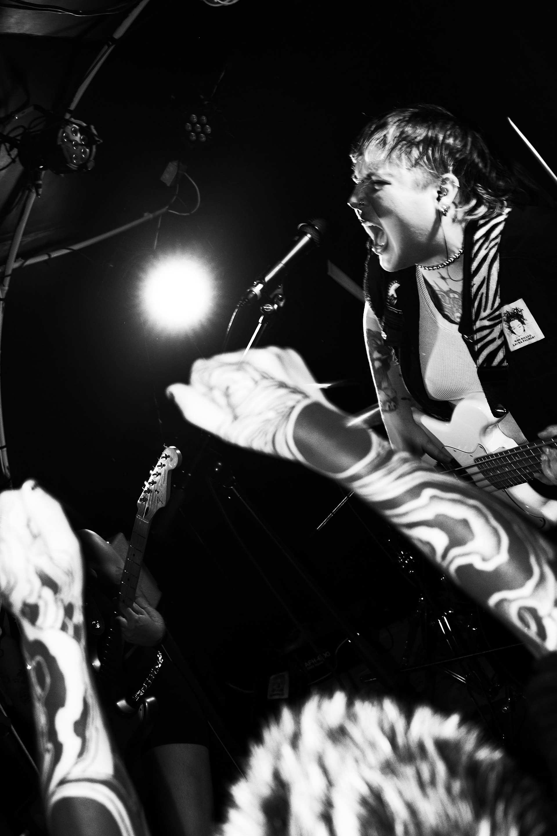 SHOOTING DAGGERS - LA MECANIQUE ONDULATOIRE PARIS