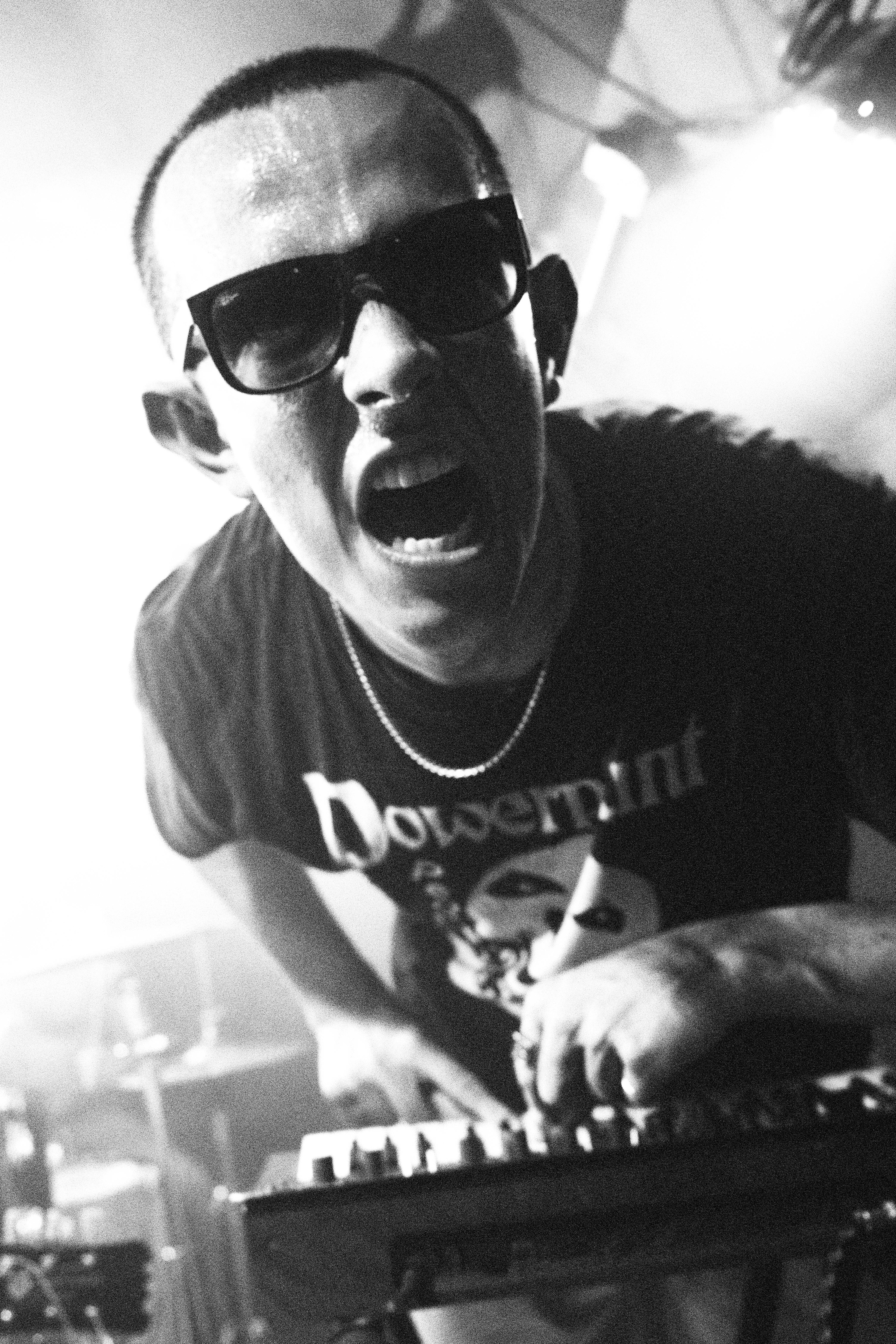 ORANGE PEEL - HOUSE ARREST - LA MECANIQUE ONDULATOIRE PARIS