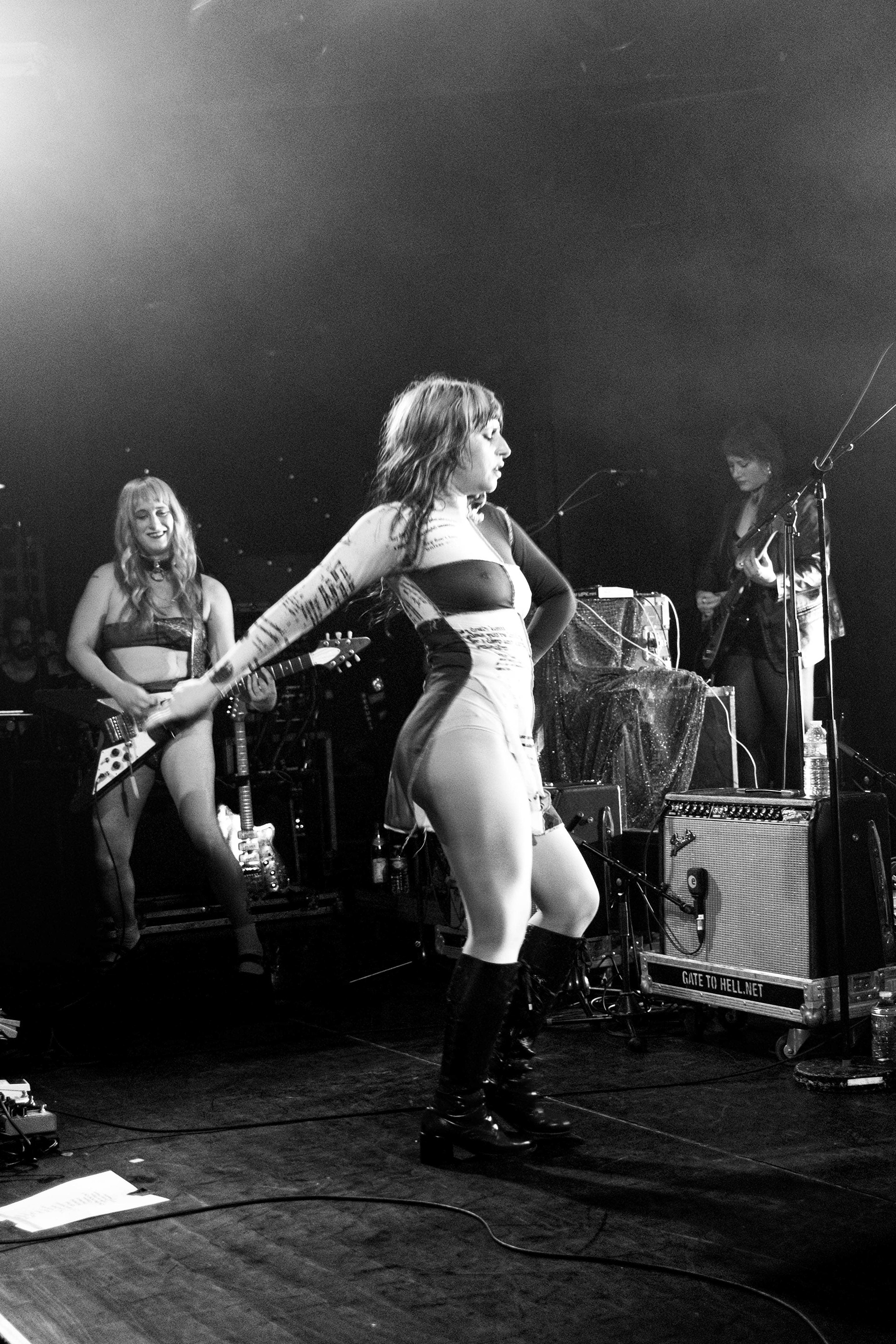  MANNEQUIN PUSSY - LE TRABENDO PARIS