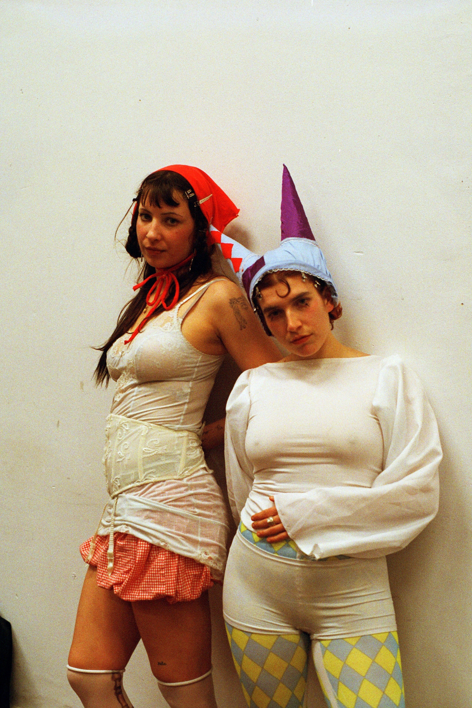 TWIN BLADE - PRESS SHOT