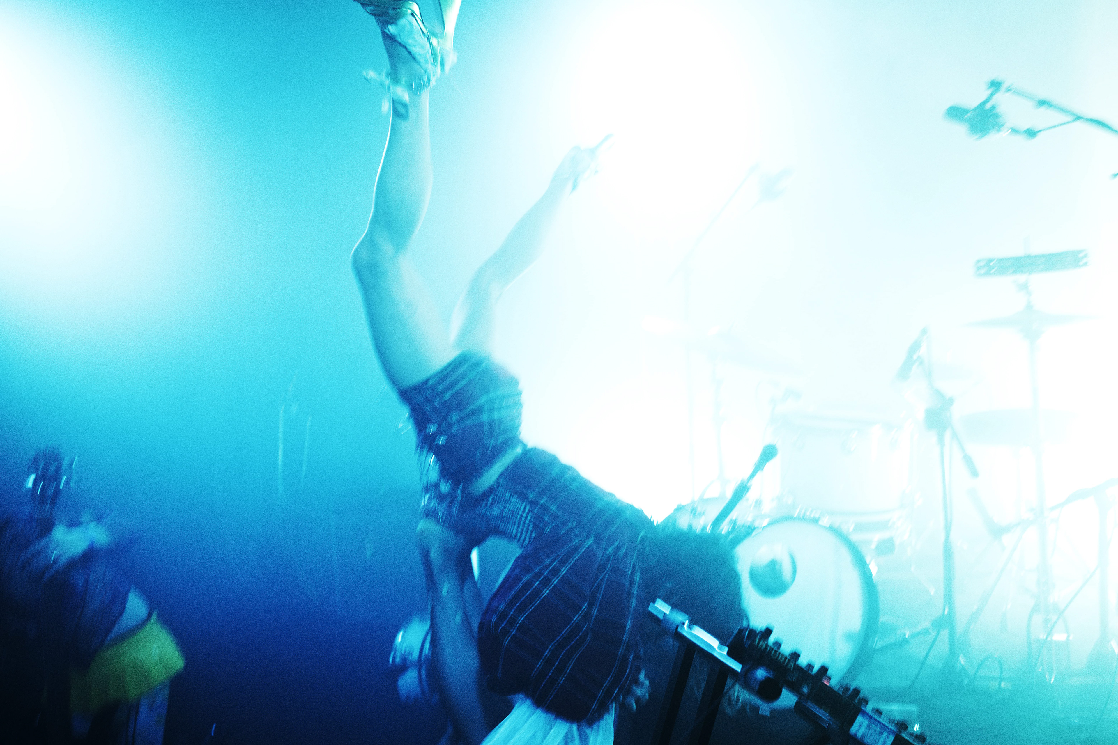 CUMGIRL8 - LE POINT EPHEMERE PARIS