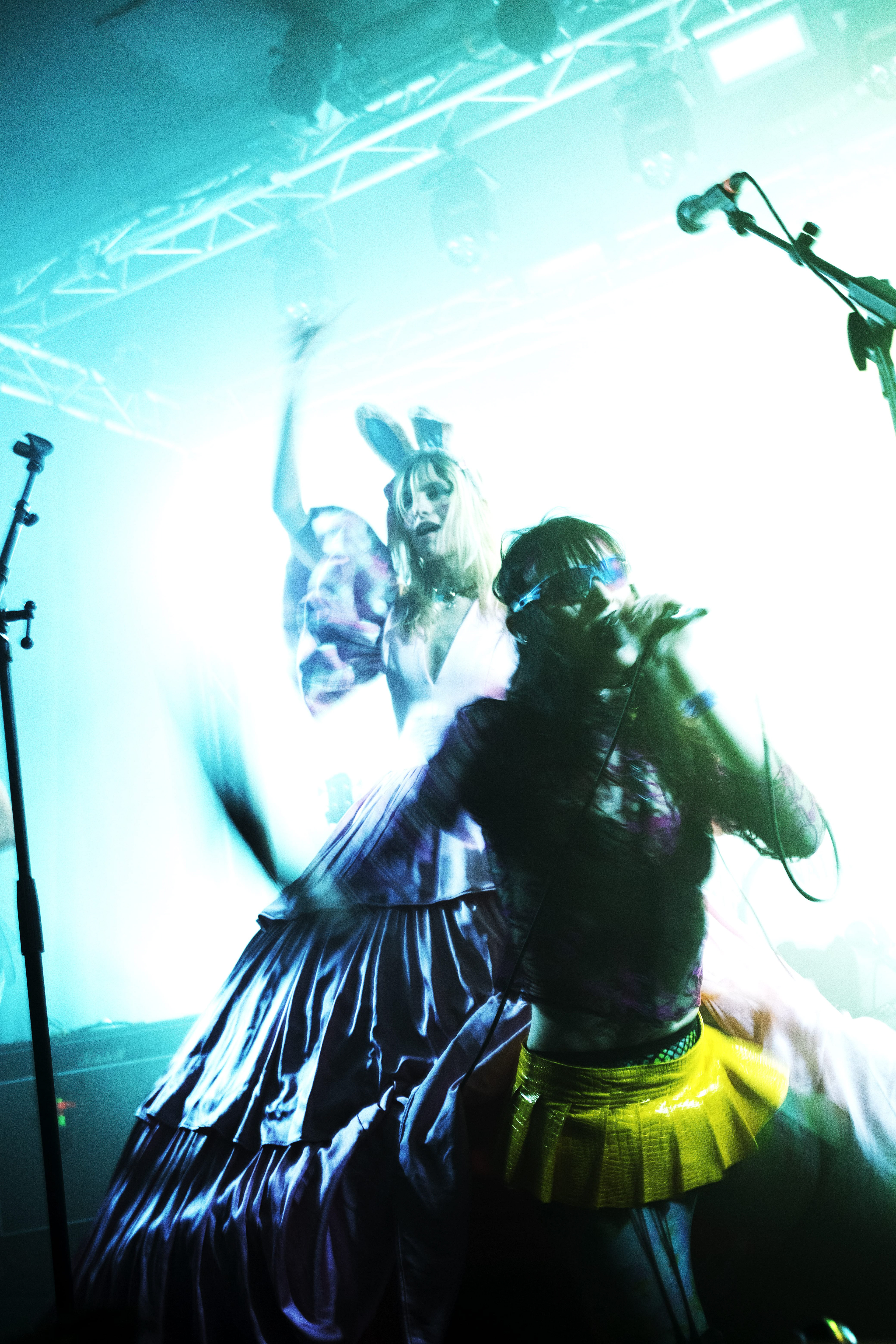 CUMGIRL8 - LE POINT EPHEMERE PARIS