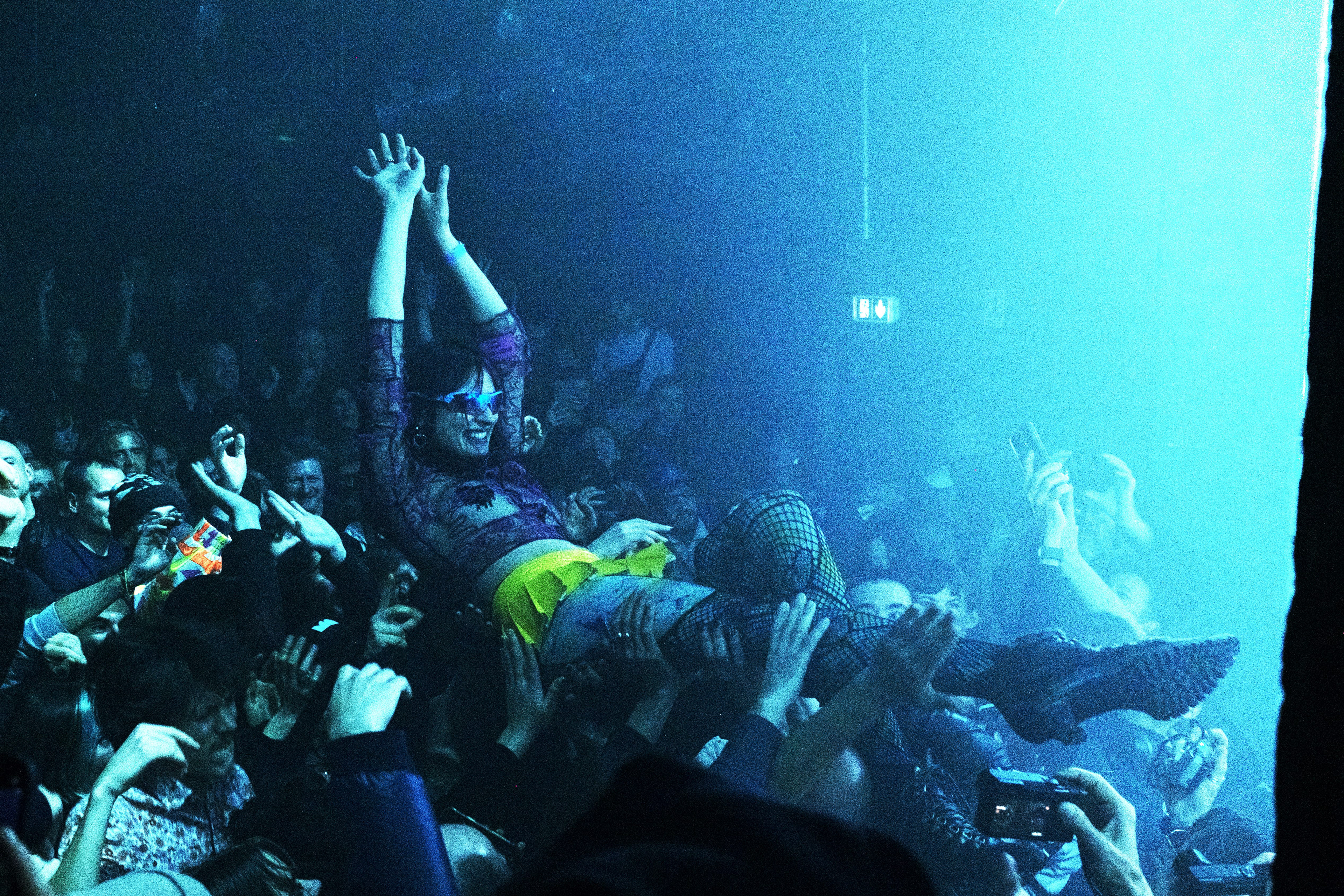 CUMGIRL 8 - POINT EPHEMERE PARIS, FR