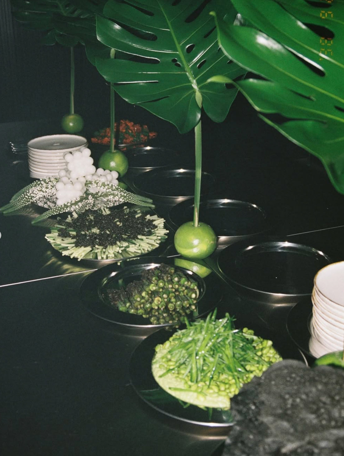 Dinner set - up by Chehub