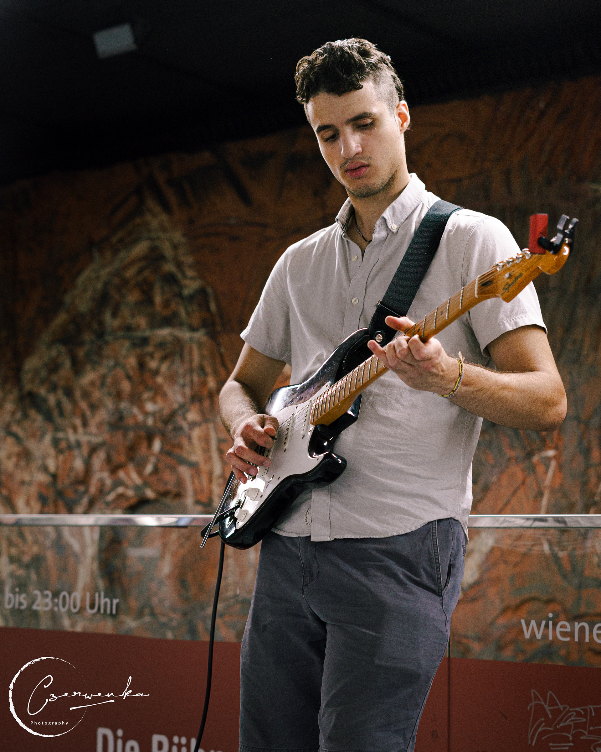 Streetperformer at Vienna Westbahnhof
