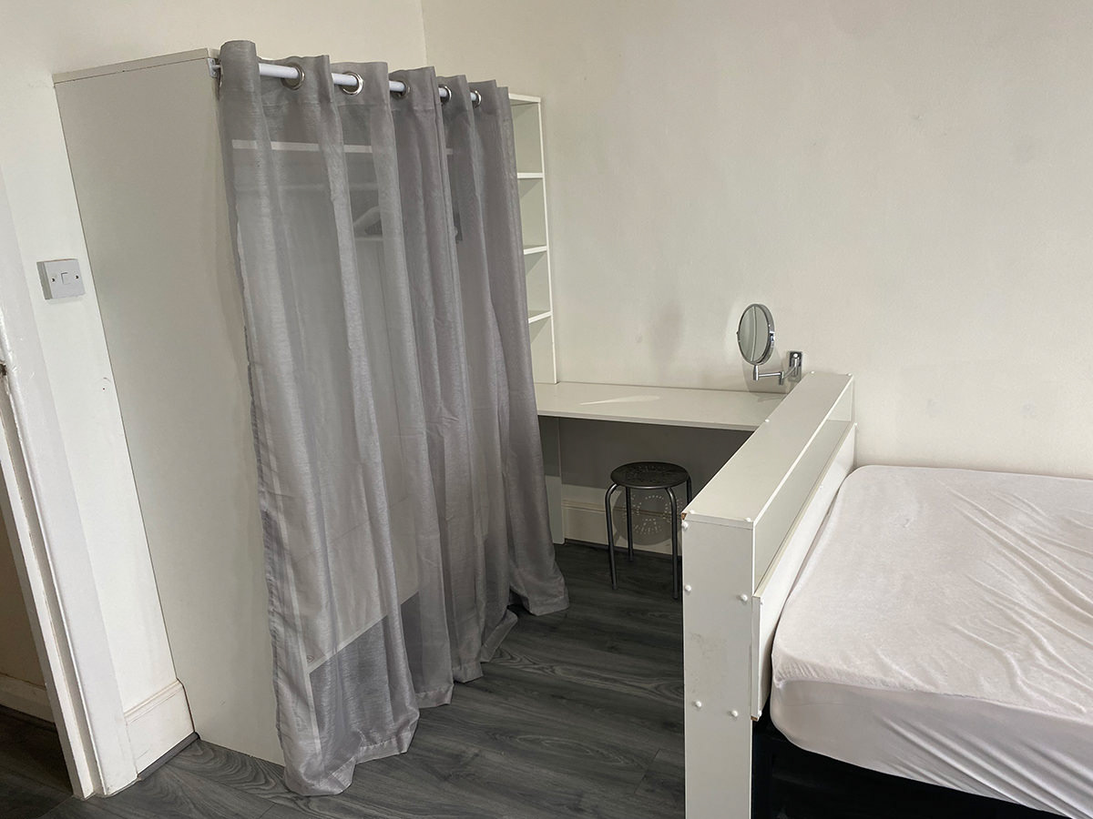 Dressing table, make-up mirror, double hanging and shelves