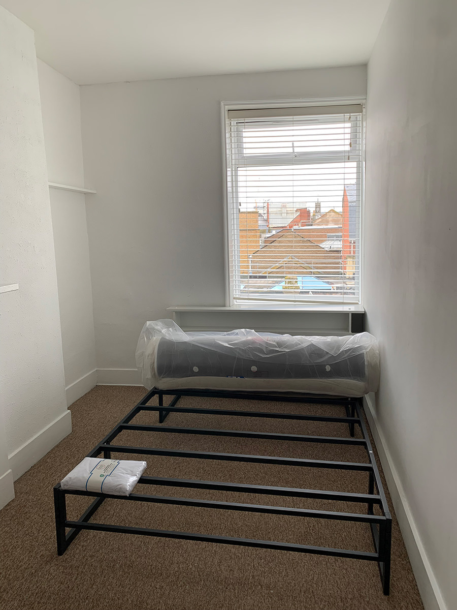 Bedroom: double bed