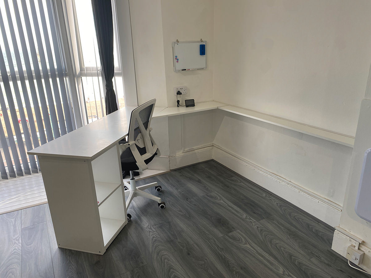 Large sea view desk, USB sockets, whiteboard