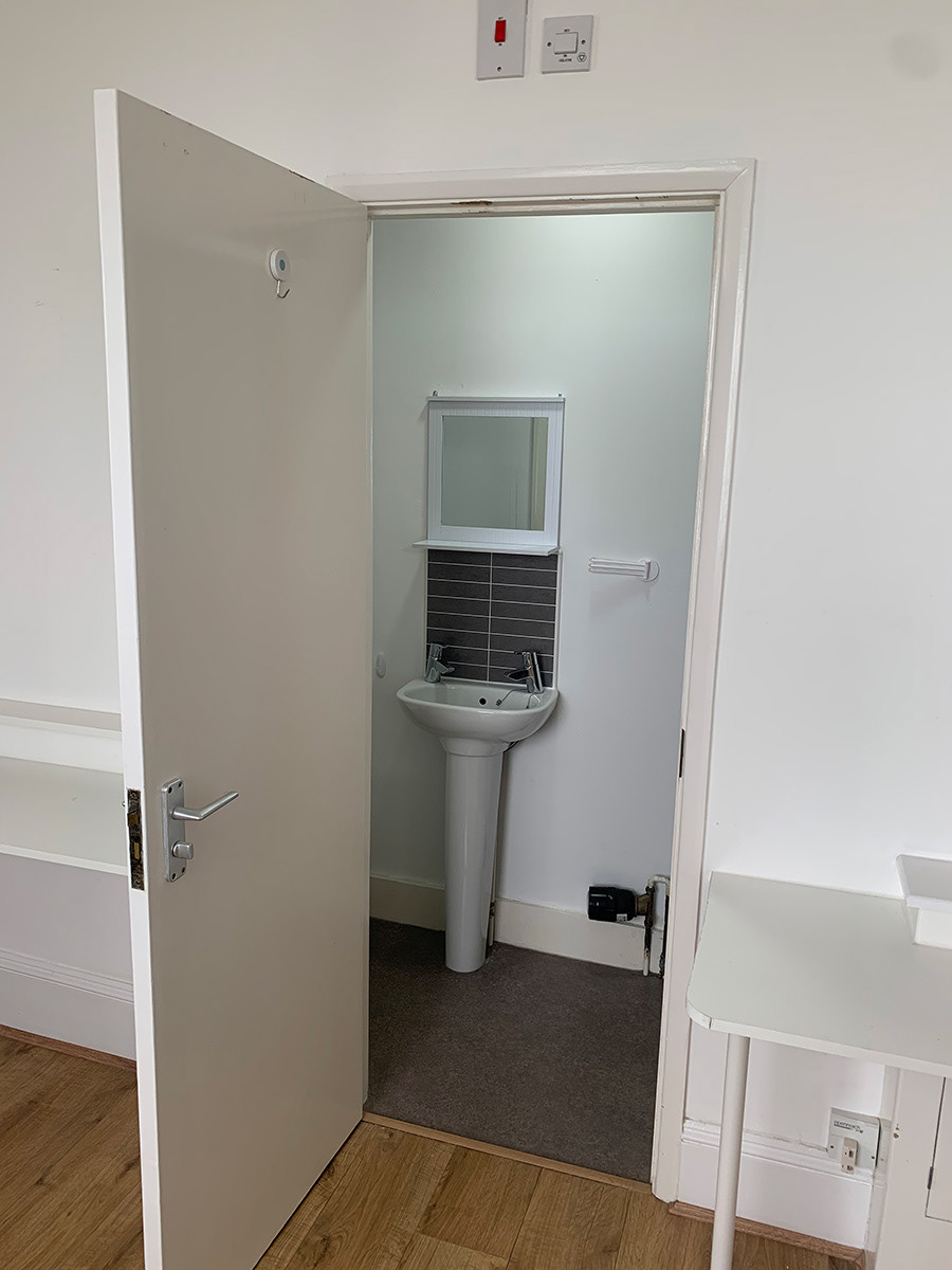 Bathroom: medicine cabinet