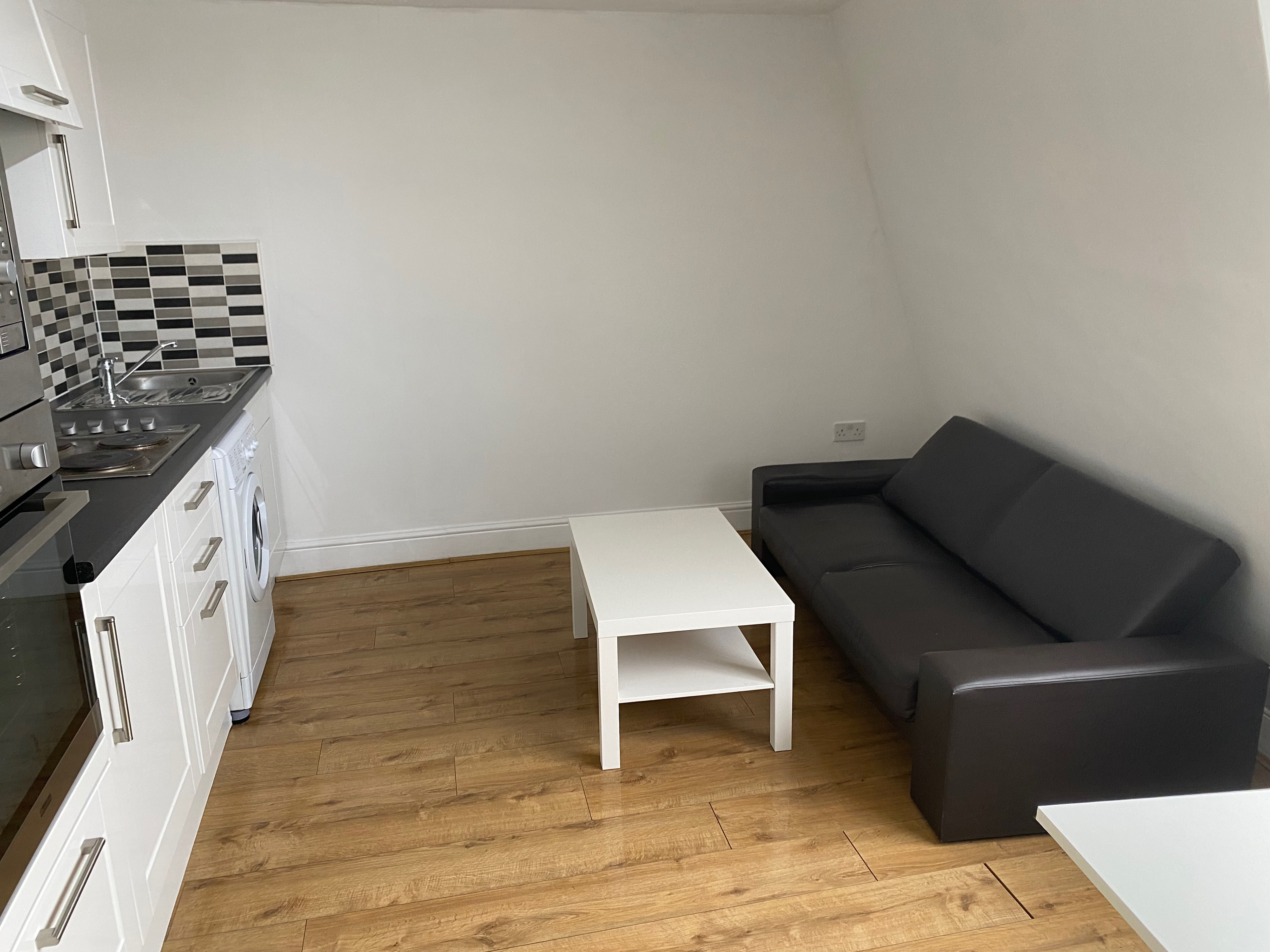 Lounge with double sofa bed